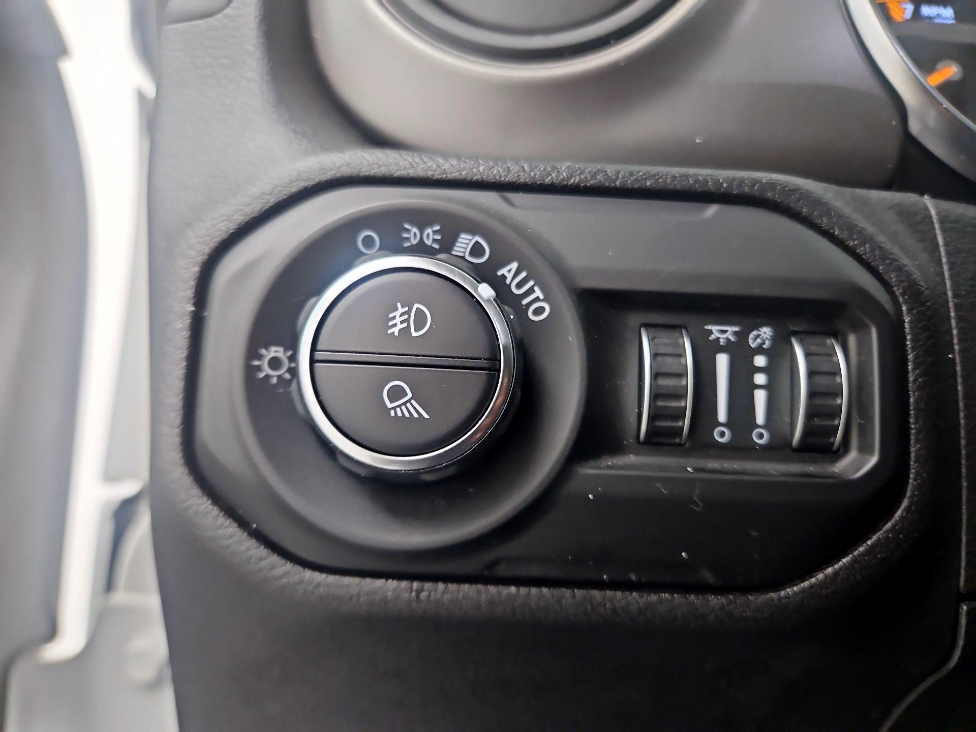 Thumbnail: 2021 Jeep Gladiator - 13