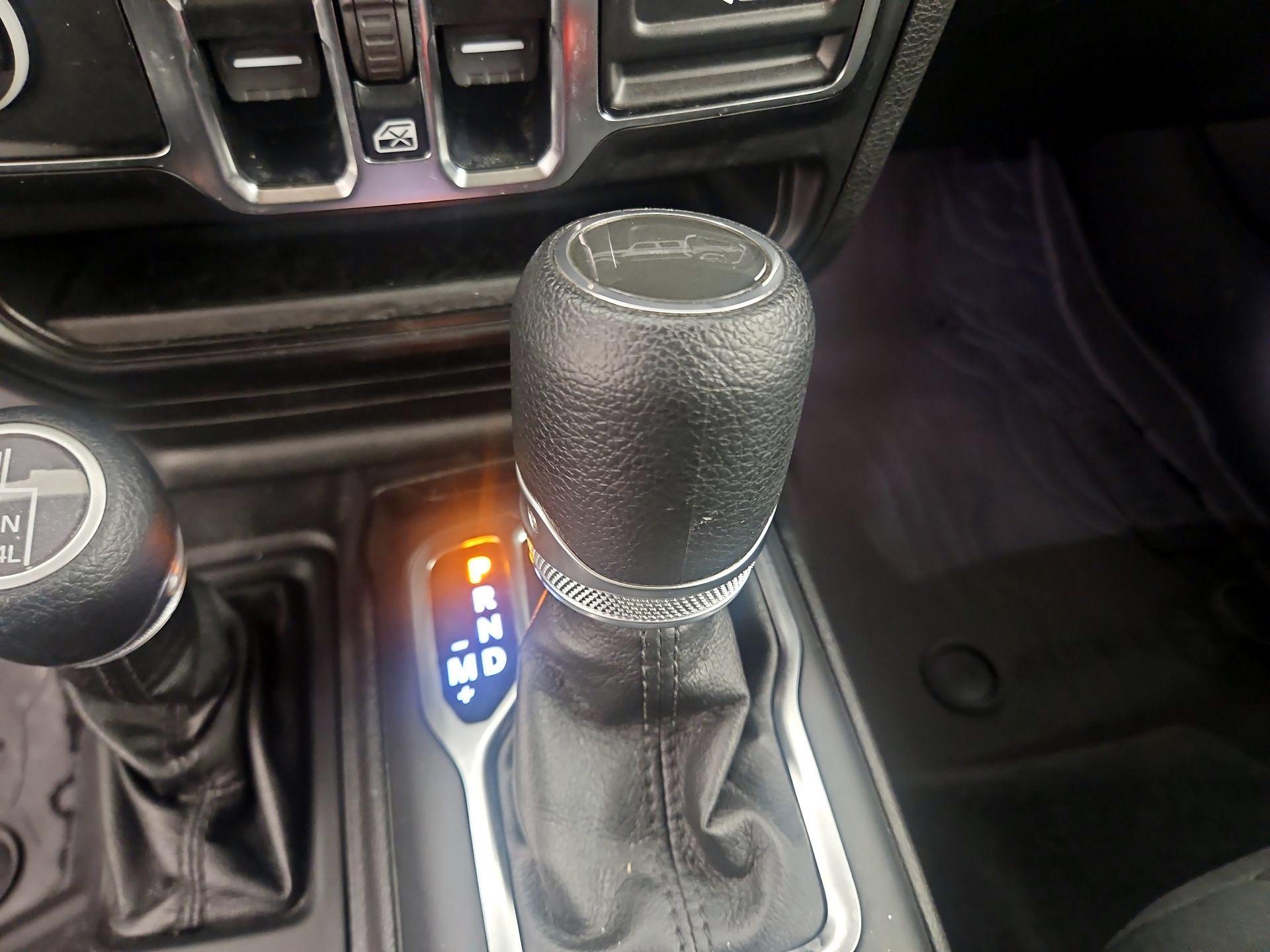Thumbnail: 2021 Jeep Gladiator - 18