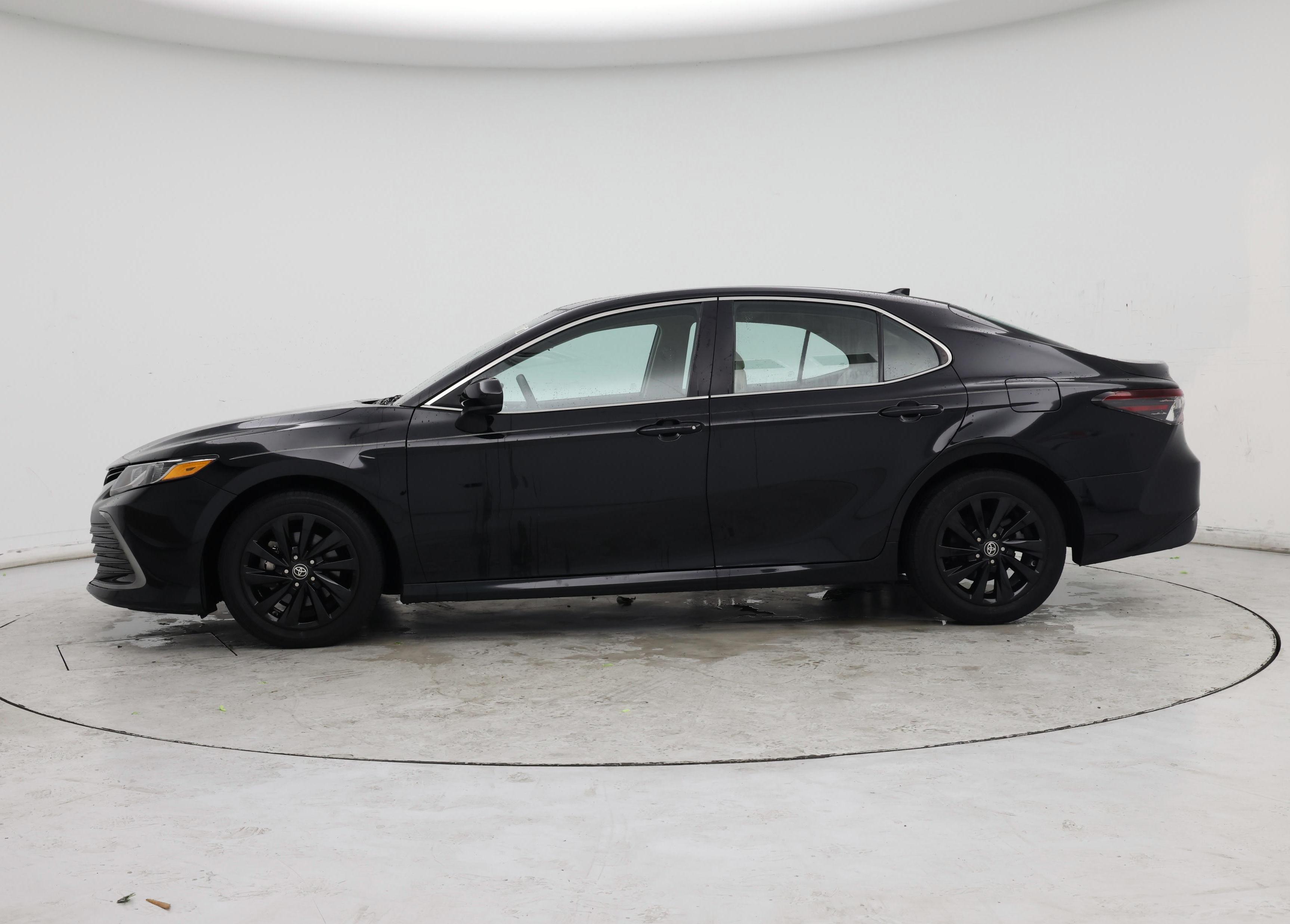 Thumbnail: 2022 Toyota Camry - 3