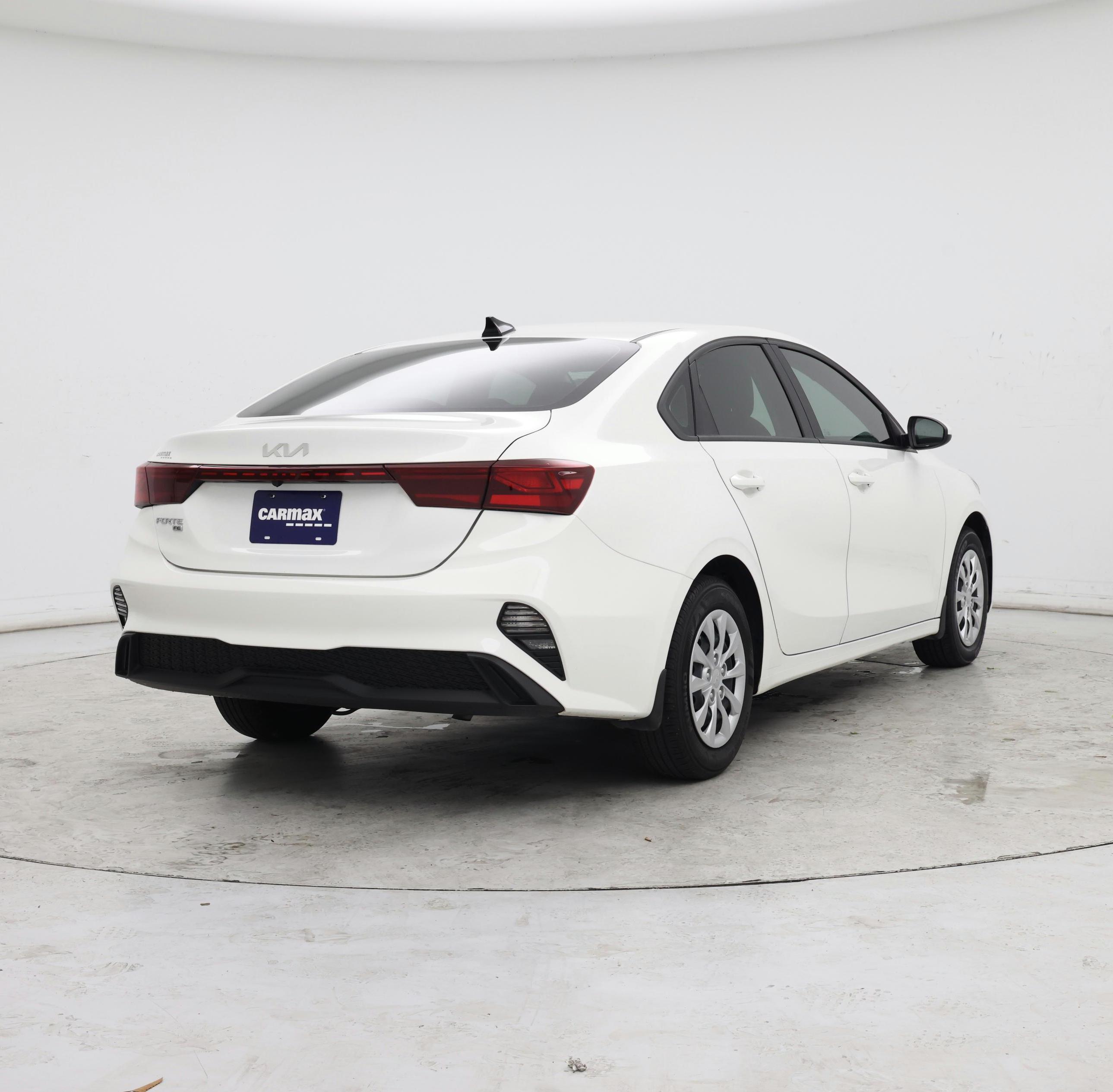 Thumbnail: 2023 Kia Forte - 8