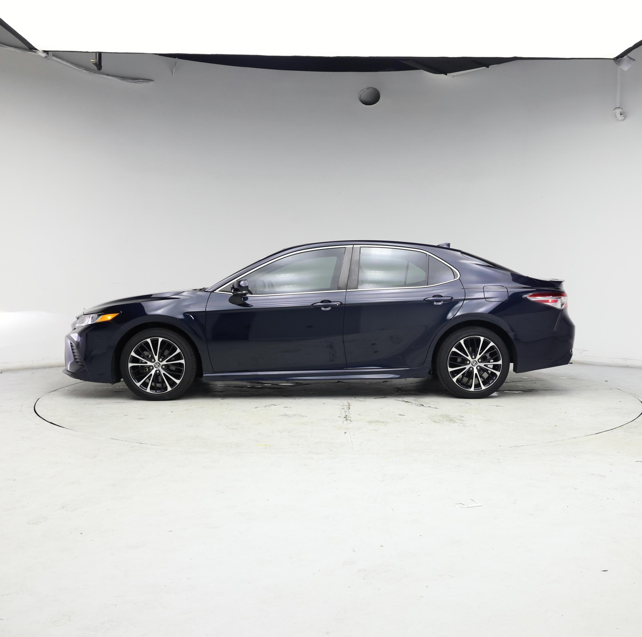 Thumbnail: 2020 Toyota Camry - 3