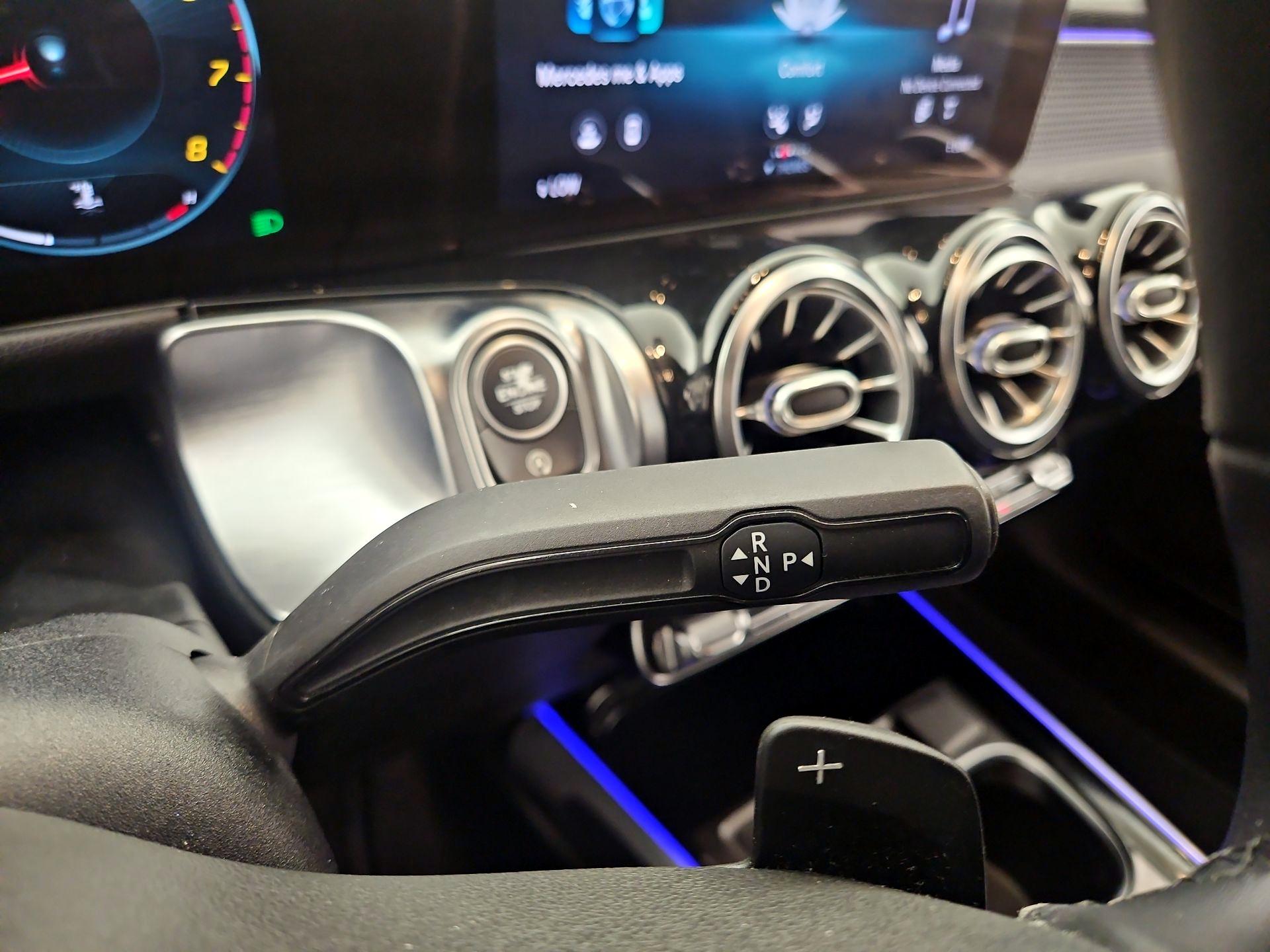 Thumbnail: 2020 Mercedes-Benz GLB - 17