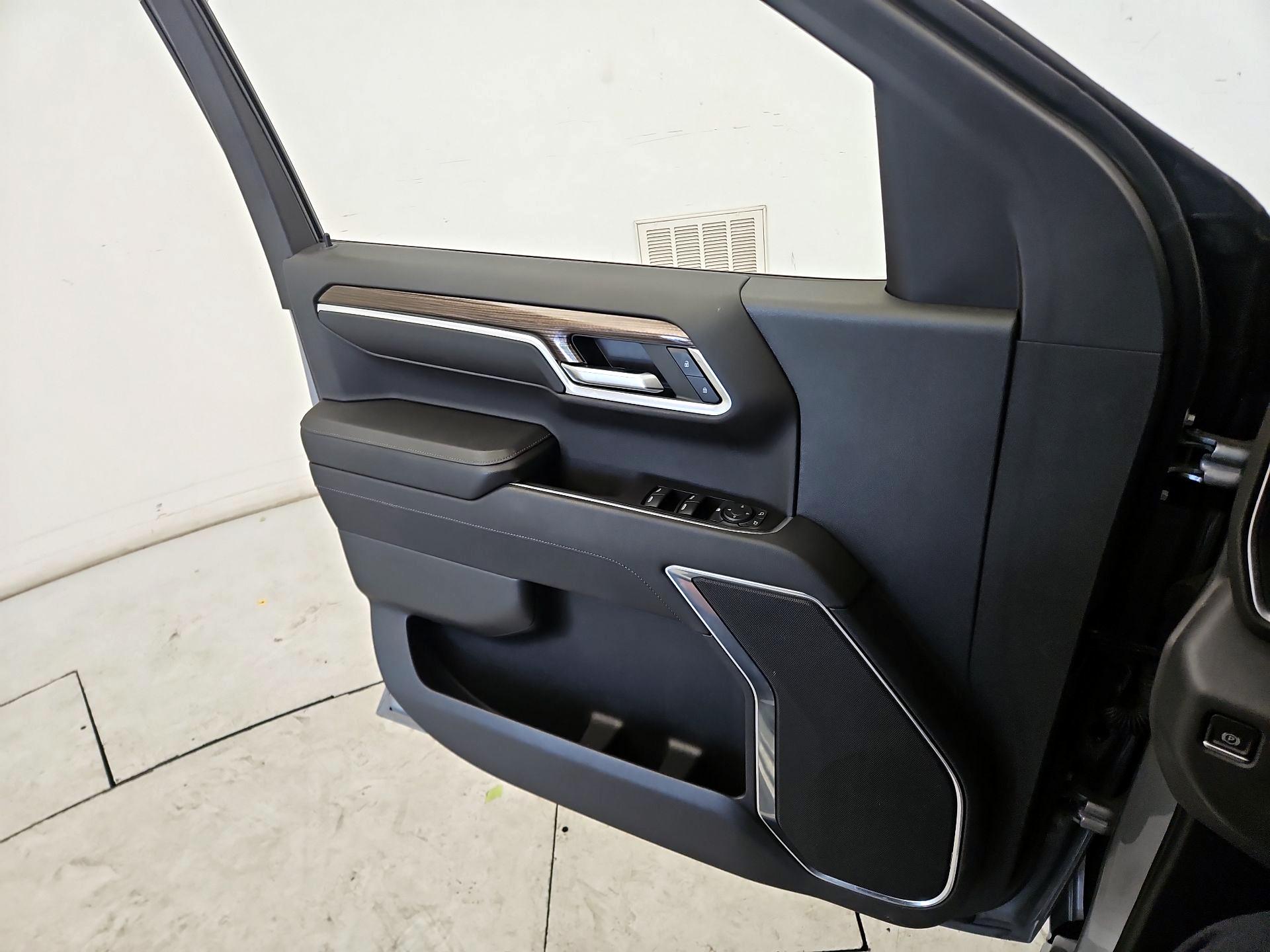 Thumbnail: 2023 Chevrolet Silverado 1500 - 12