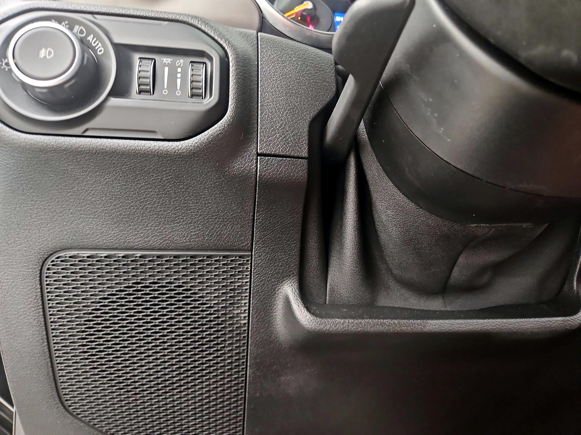 Thumbnail: 2020 Jeep Wrangler - 13