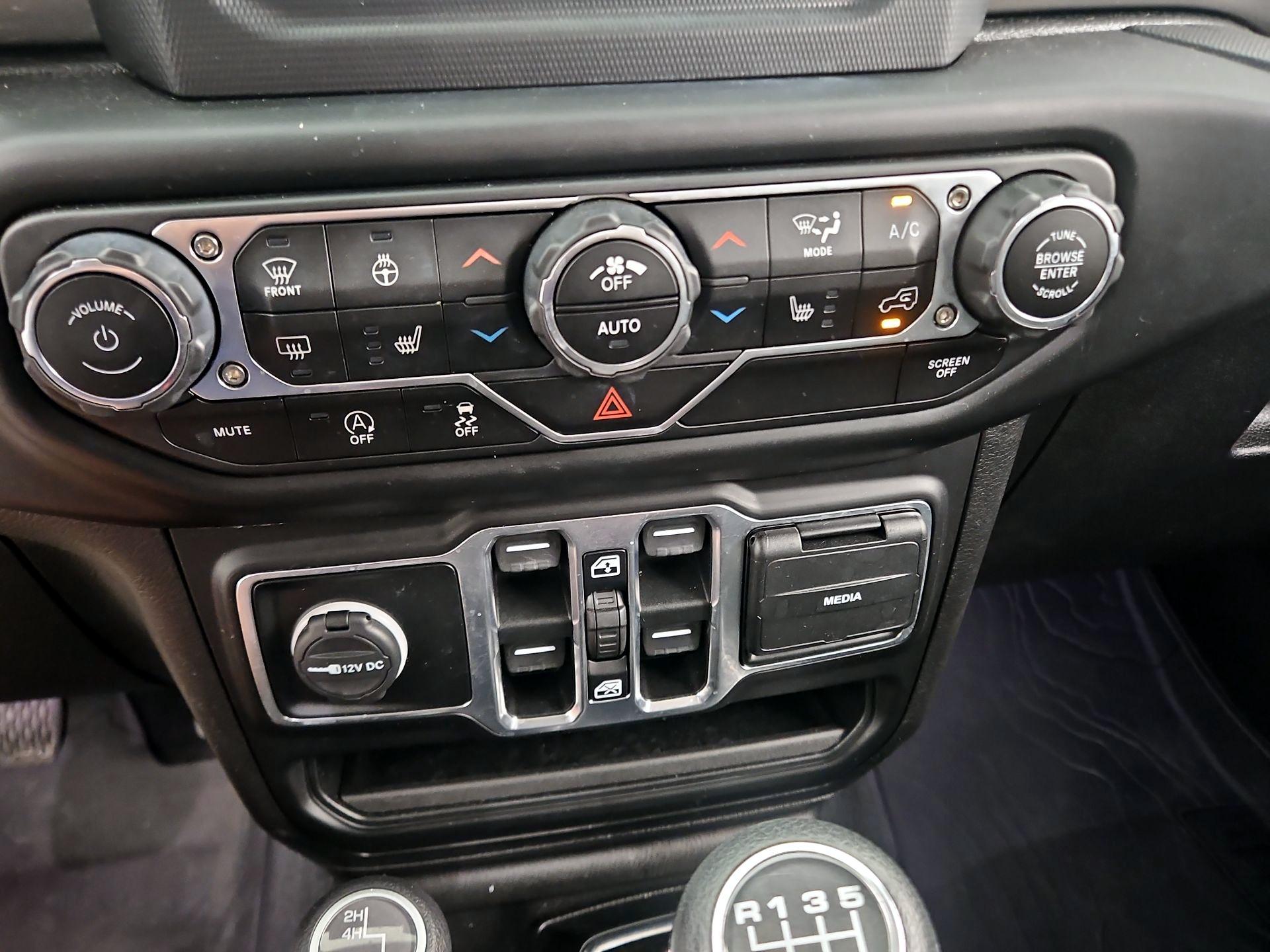 Thumbnail: 2020 Jeep Wrangler - 16
