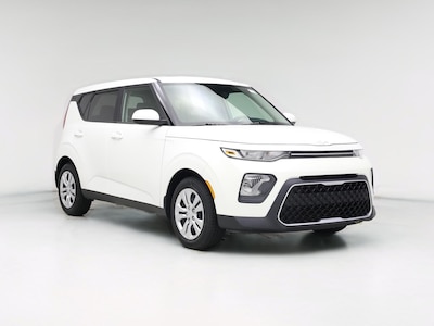 White 2022 Kia Soul LX