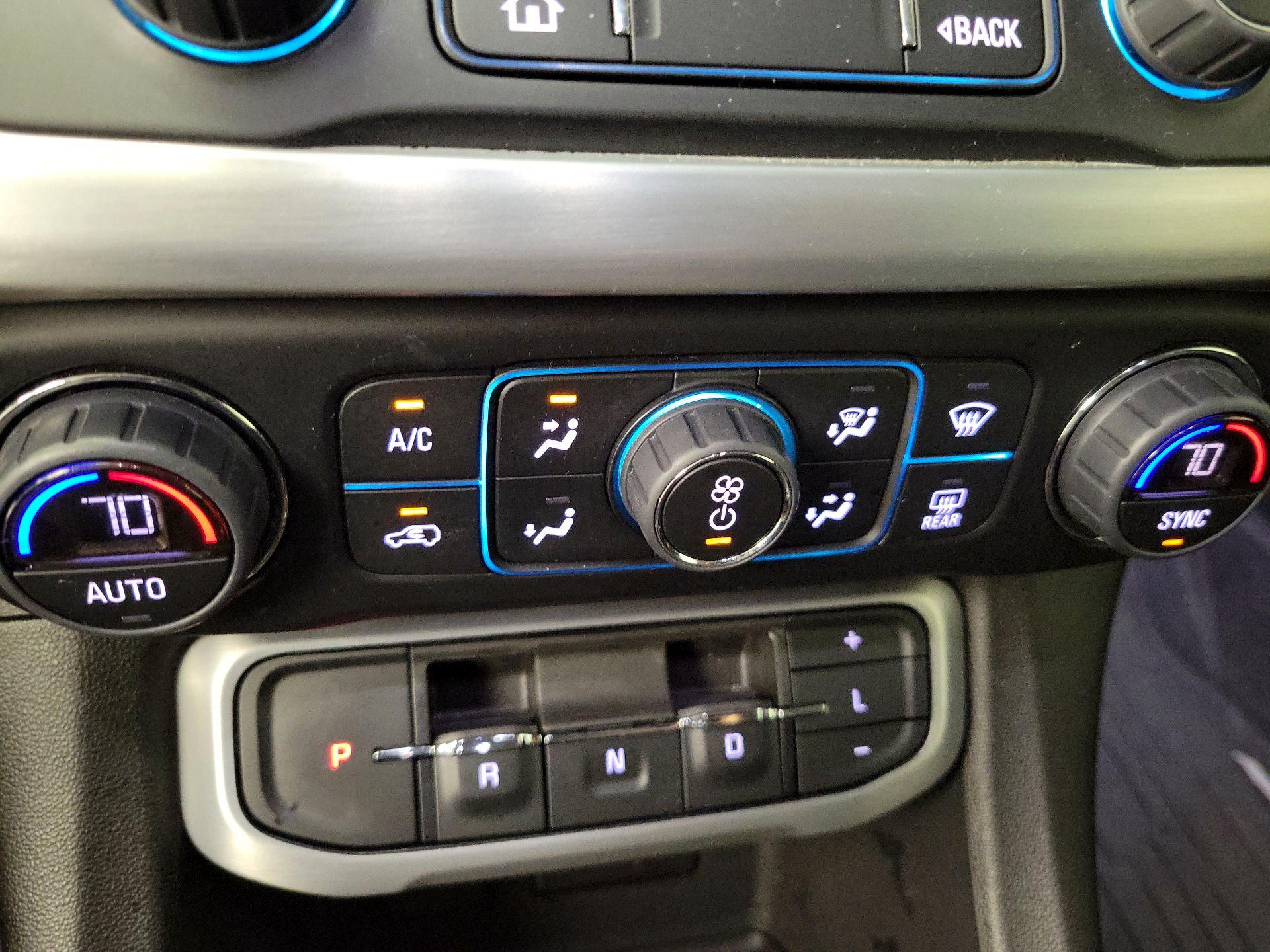 Thumbnail: 2022 GMC Acadia - 16