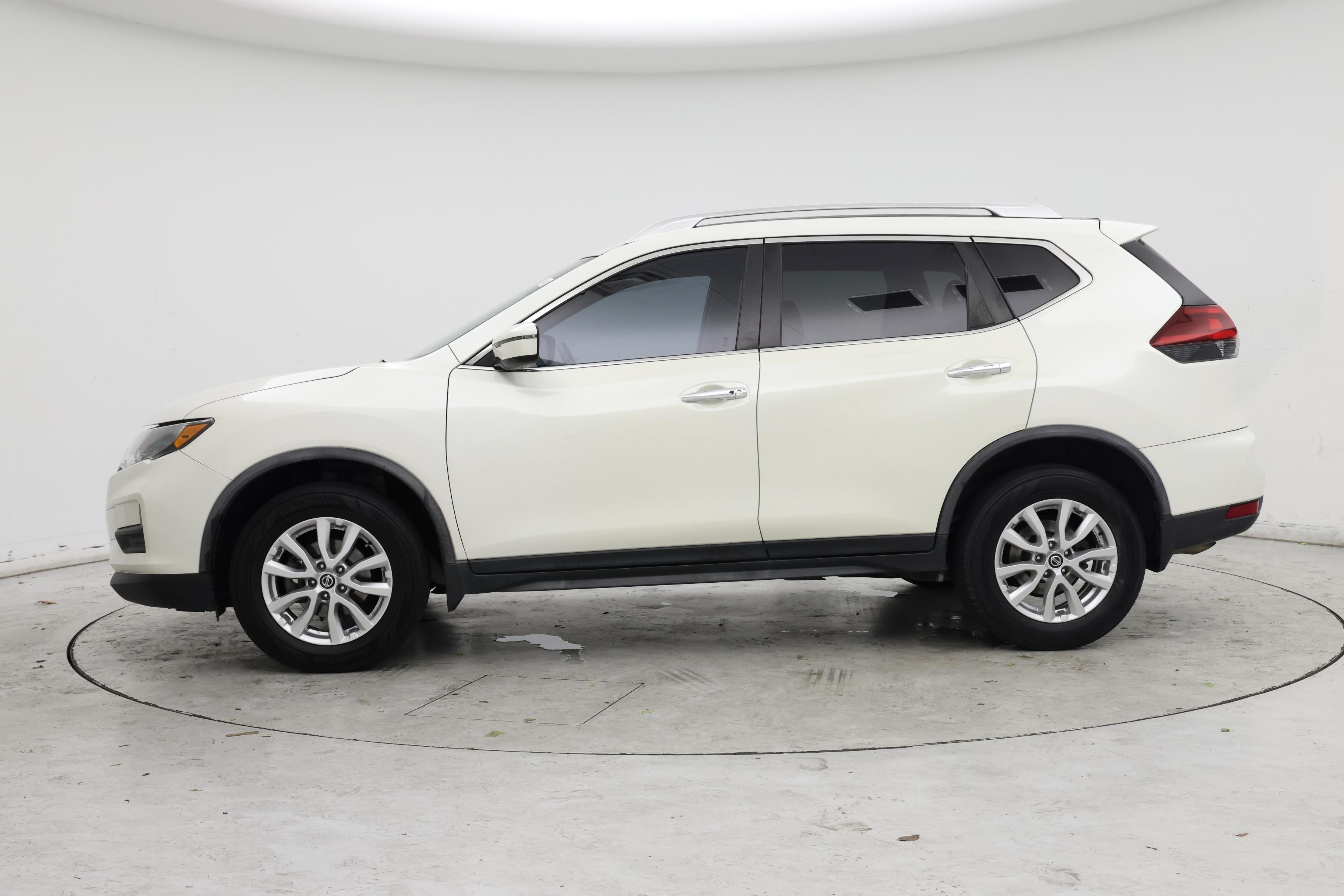 Thumbnail: 2020 Nissan Rogue - 3
