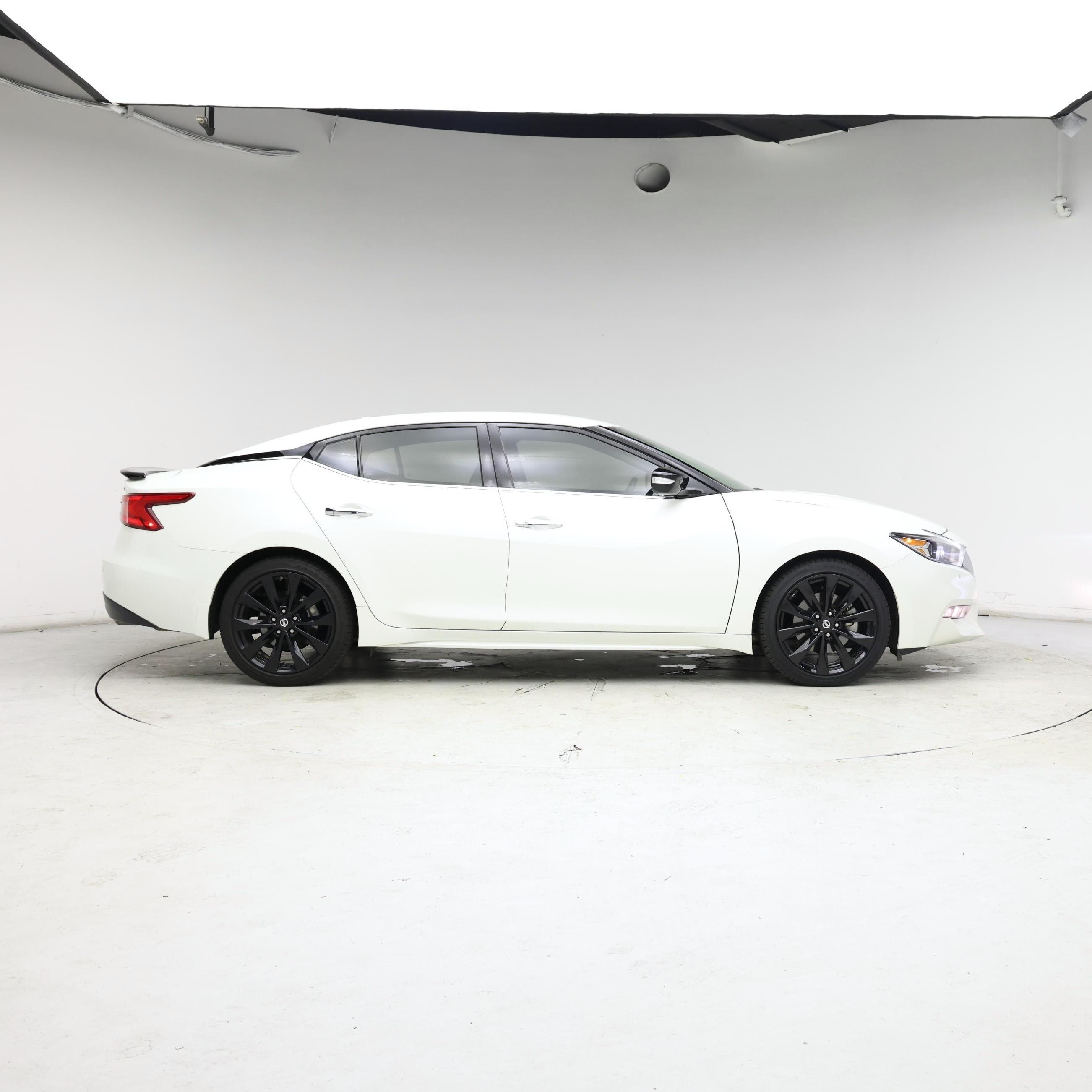 Thumbnail: 2017 Nissan Maxima - 7