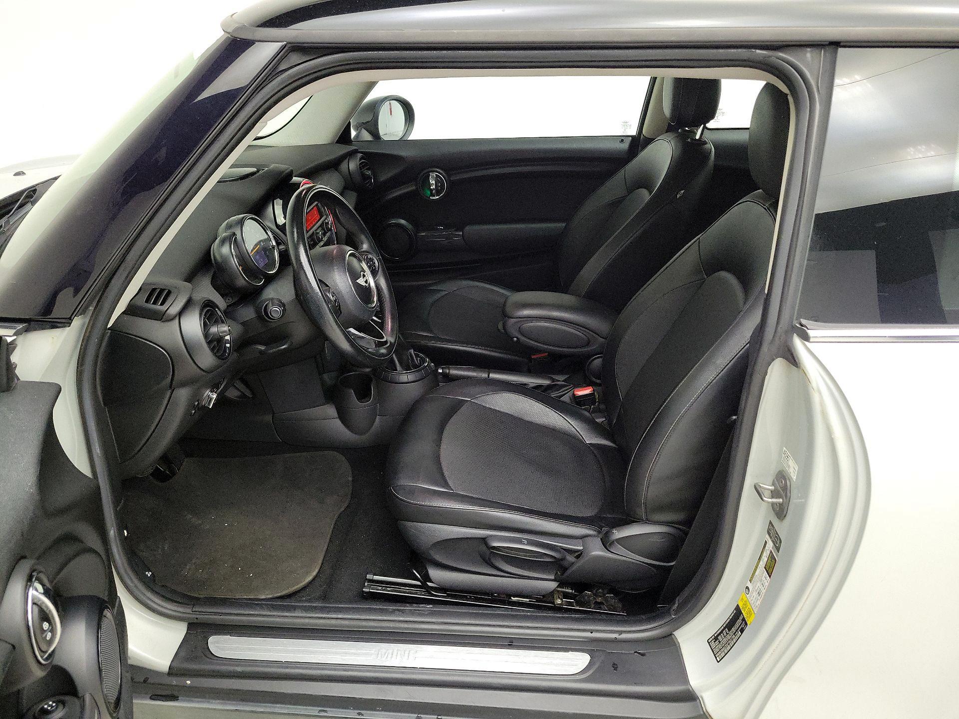 Thumbnail: 2015 MINI Cooper Hardtop - 11