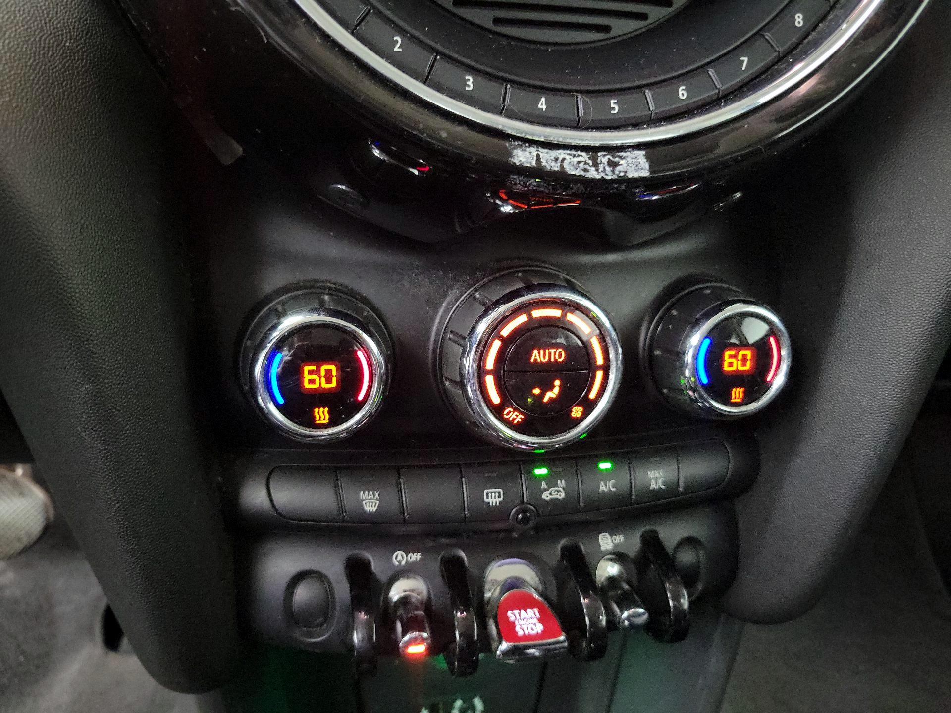 Thumbnail: 2015 MINI Cooper Hardtop - 15