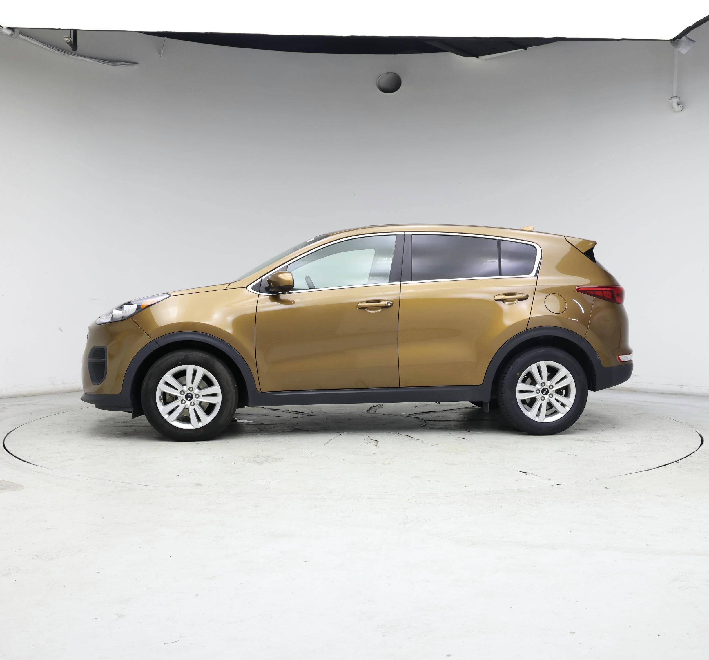 Thumbnail: 2018 Kia Sportage - 3
