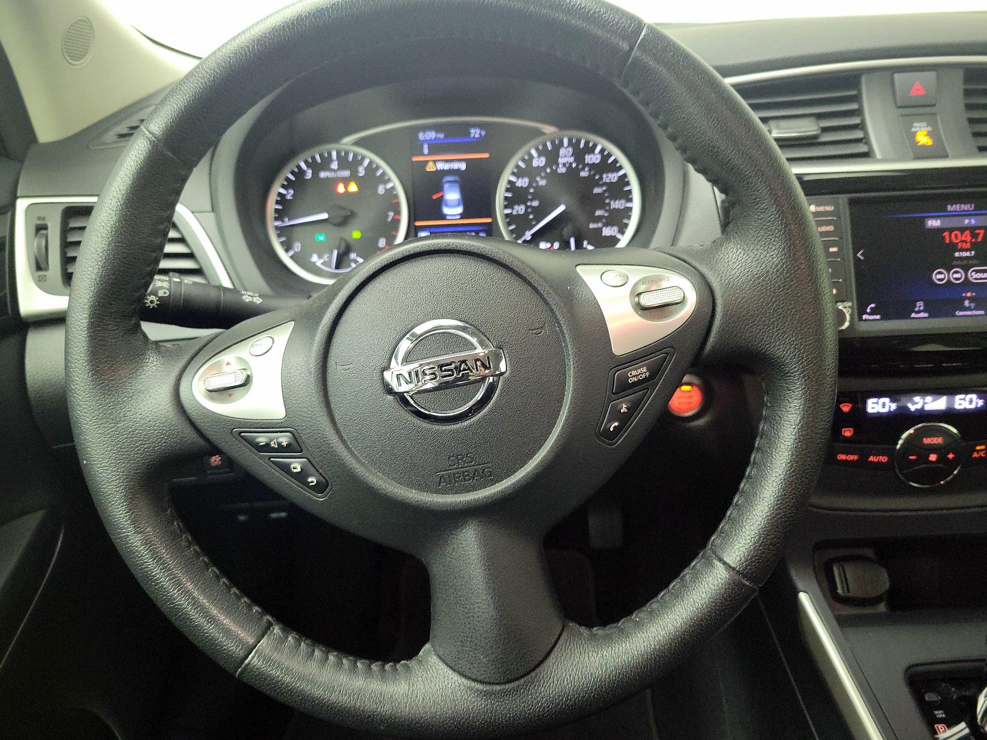 Thumbnail: 2019 Nissan Sentra - 10