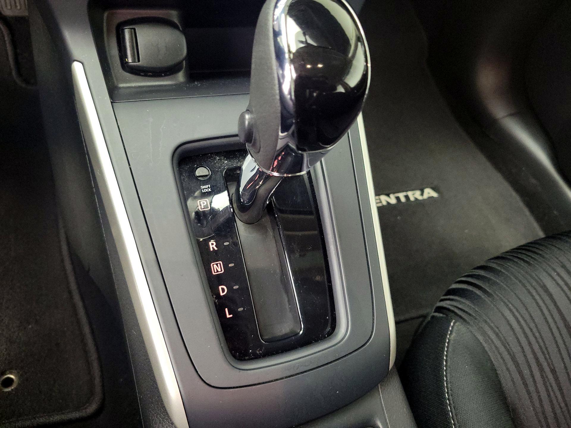 Thumbnail: 2019 Nissan Sentra - 16