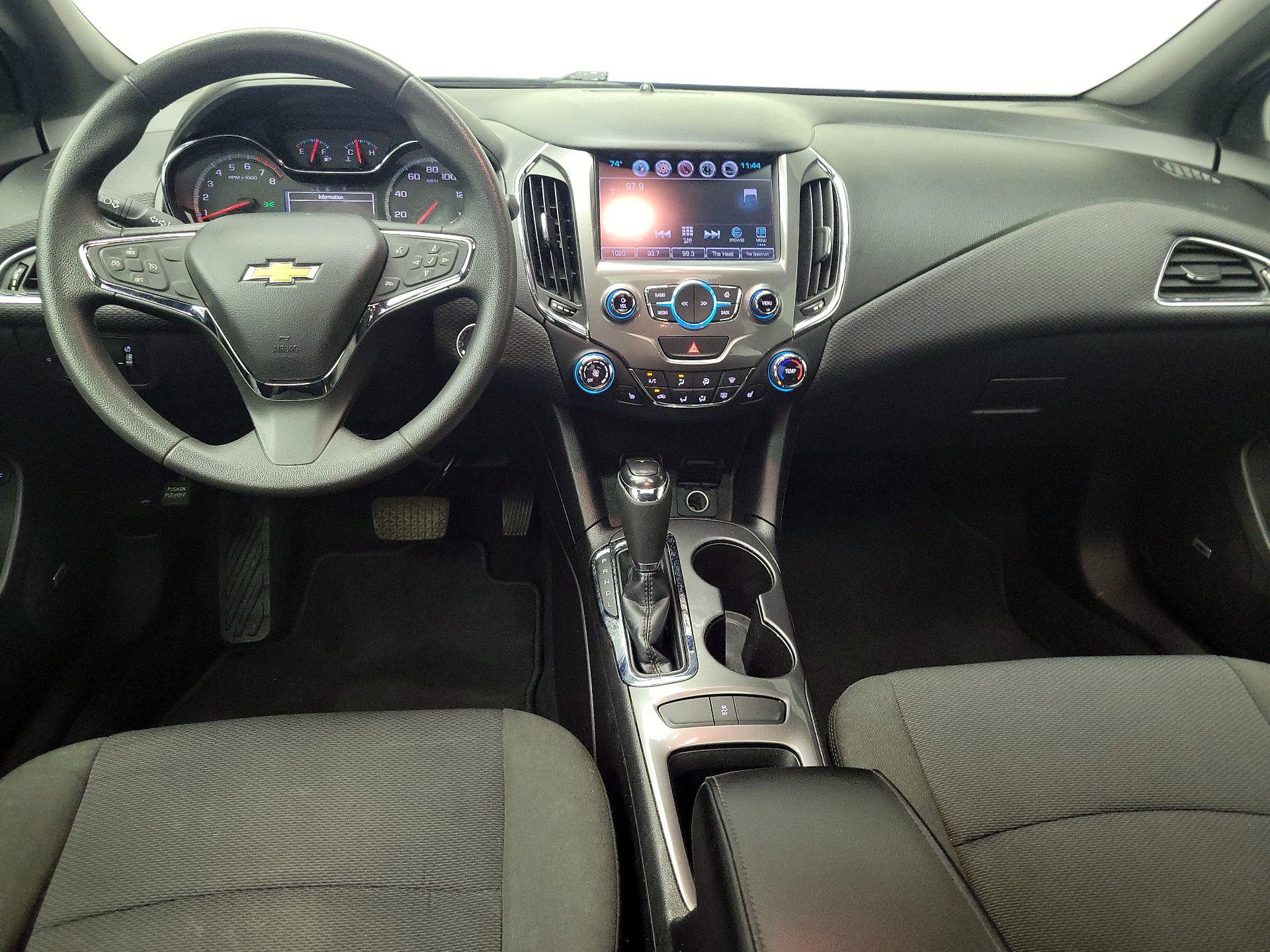 Thumbnail: 2017 Chevrolet Cruze - 9