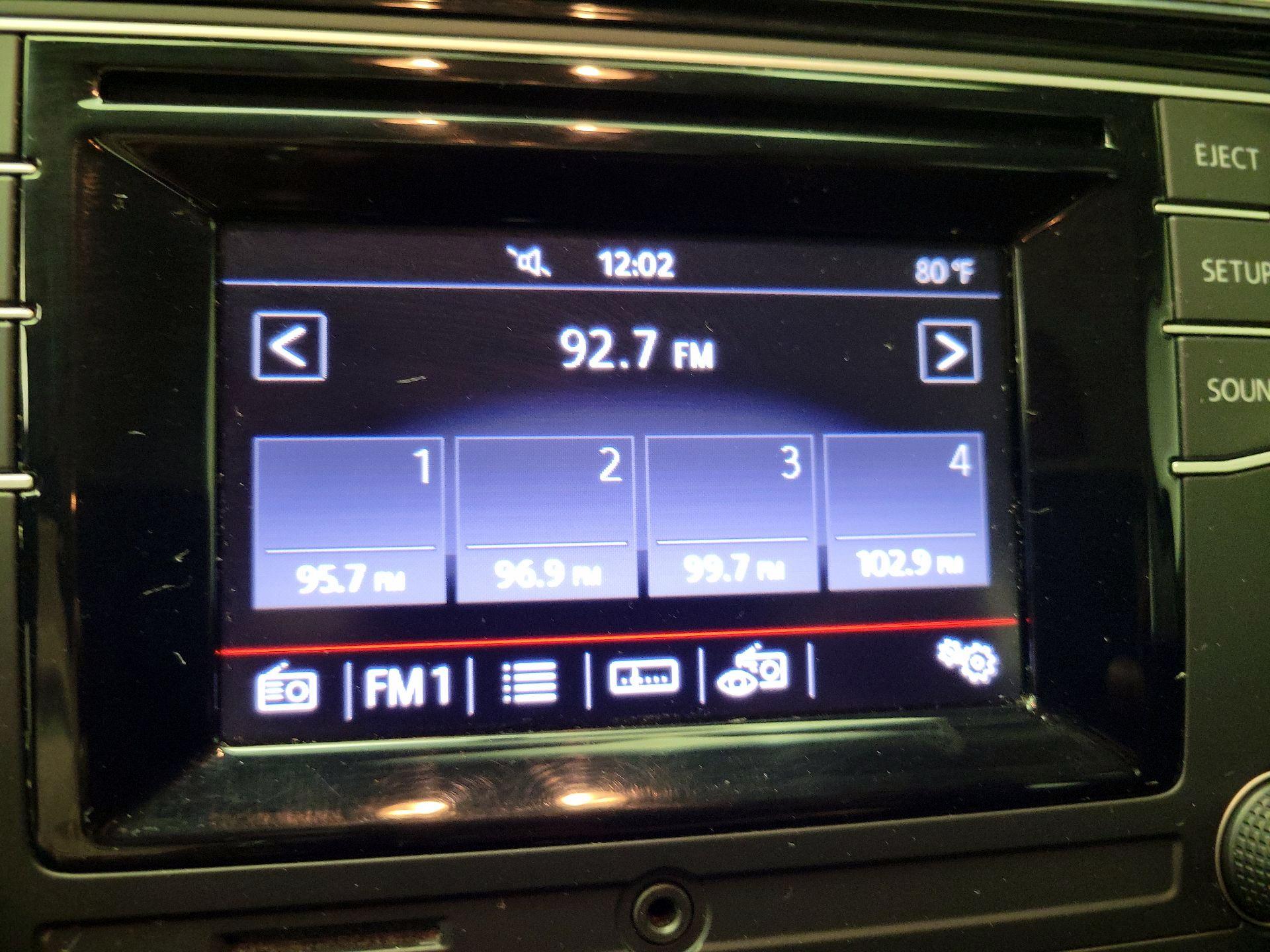 Thumbnail: 2016 Volkswagen Passat - 15