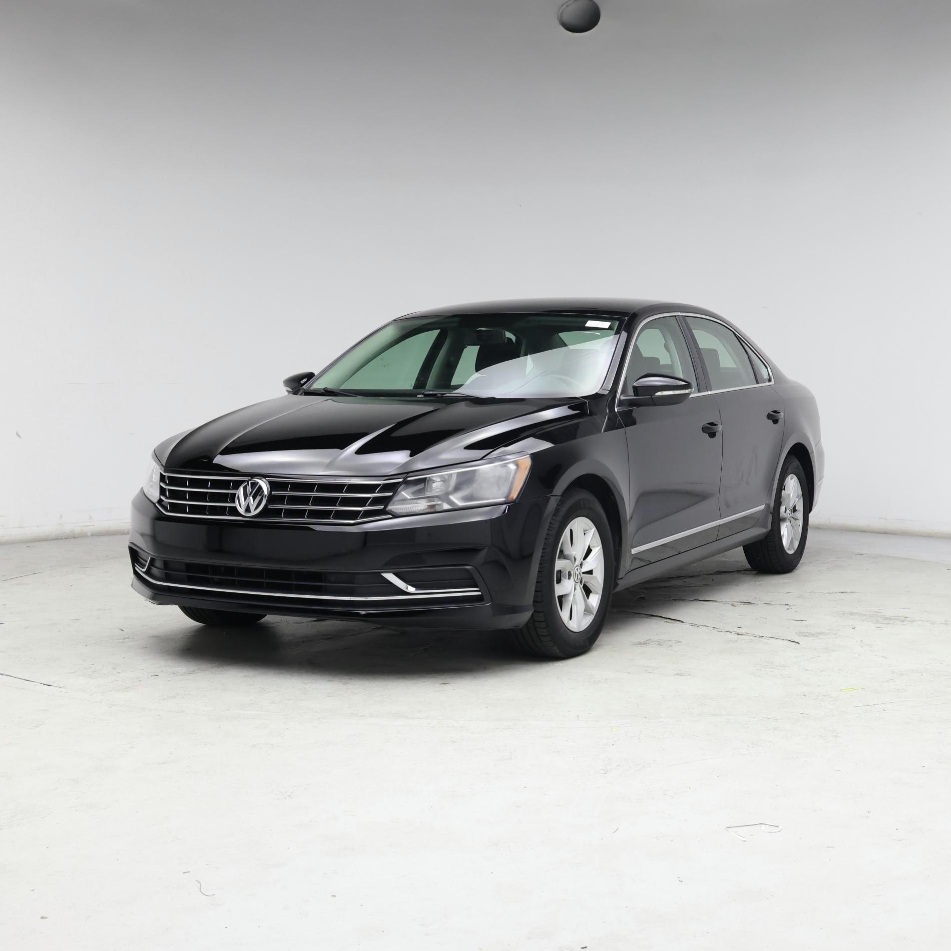 Thumbnail: 2016 Volkswagen Passat - 4