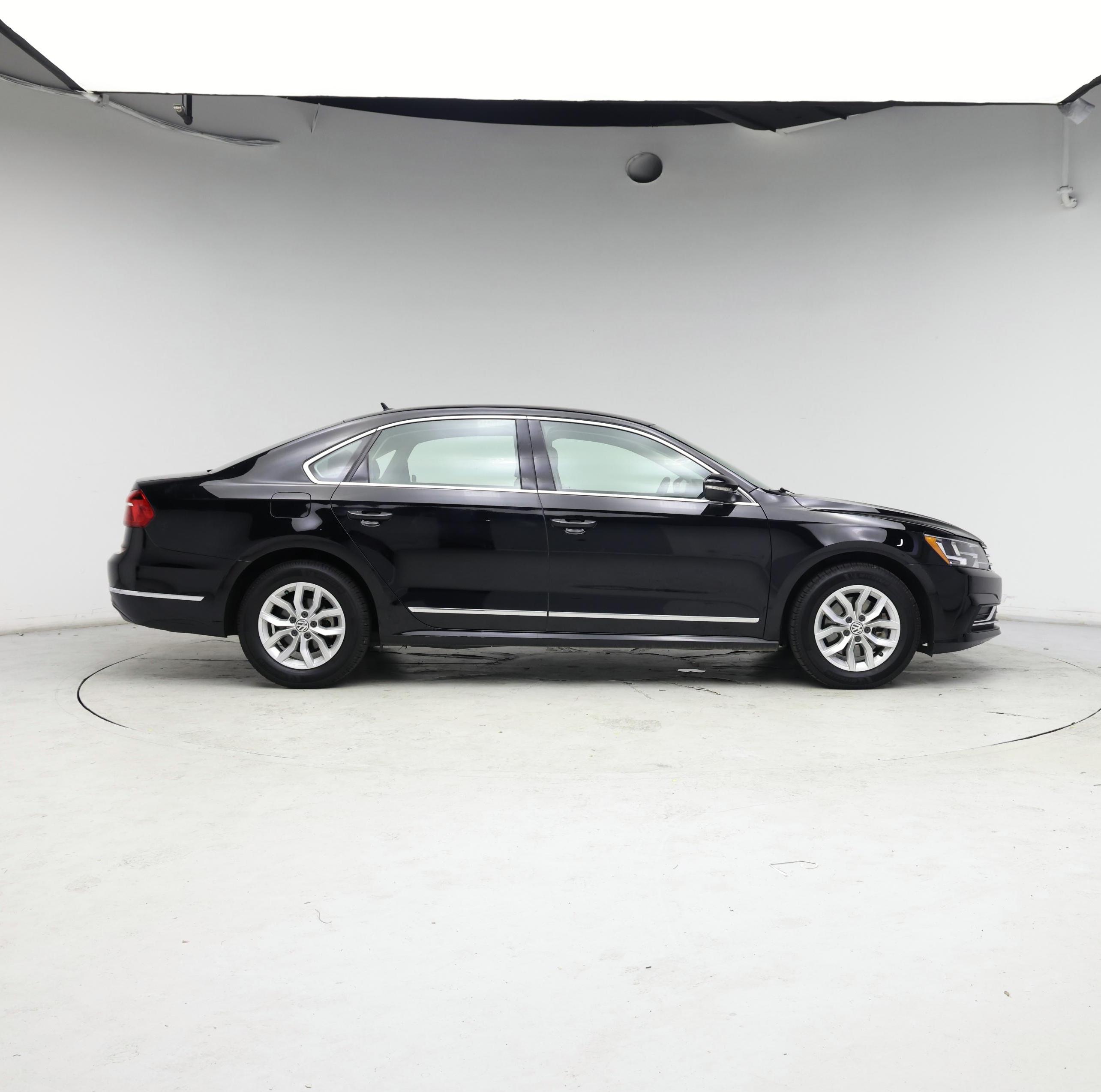 Thumbnail: 2016 Volkswagen Passat - 7