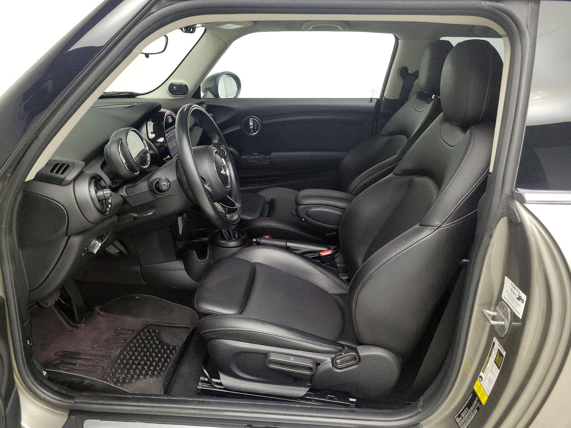 Thumbnail: 2017 MINI Cooper Hardtop - 11