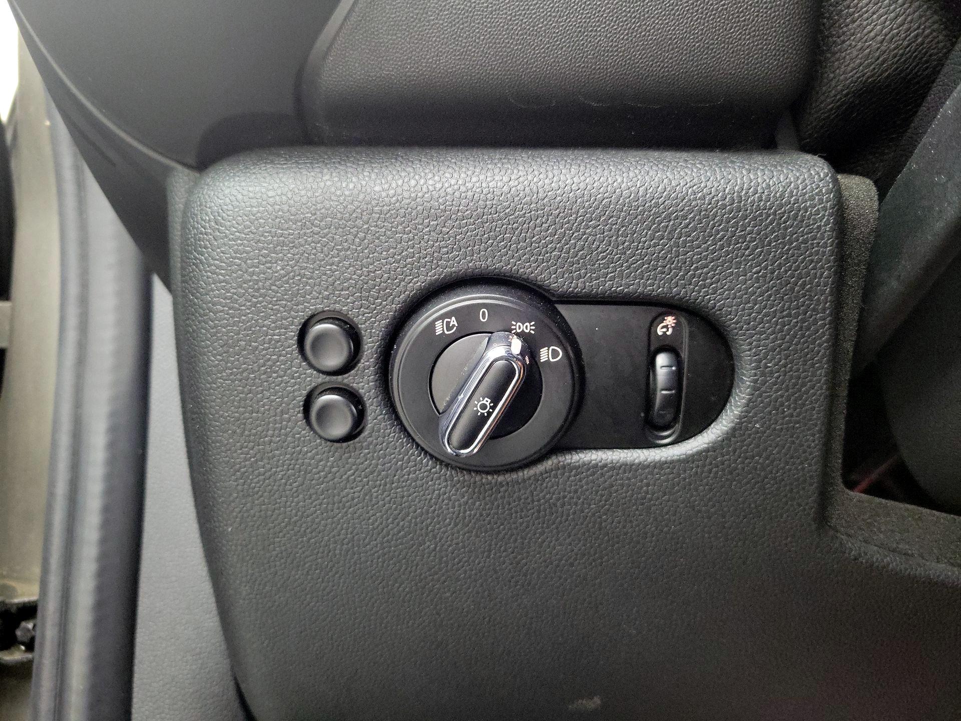 Thumbnail: 2017 MINI Cooper Hardtop - 13