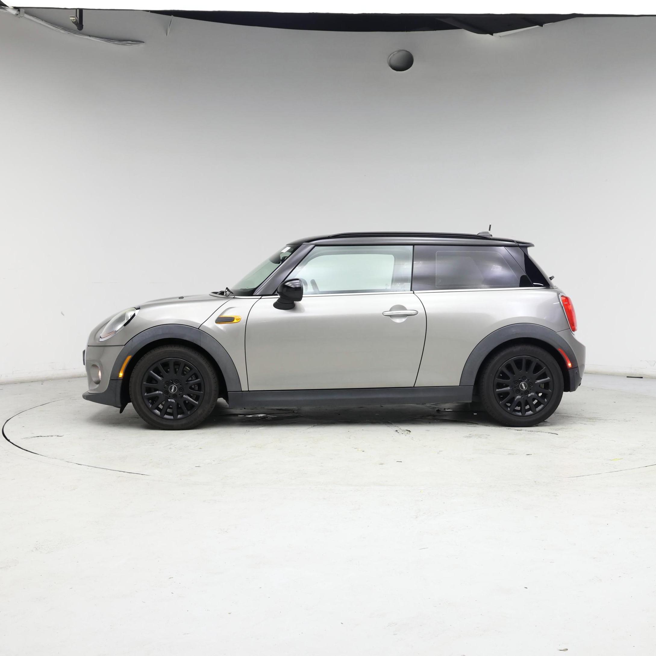 Thumbnail: 2017 MINI Cooper Hardtop - 3