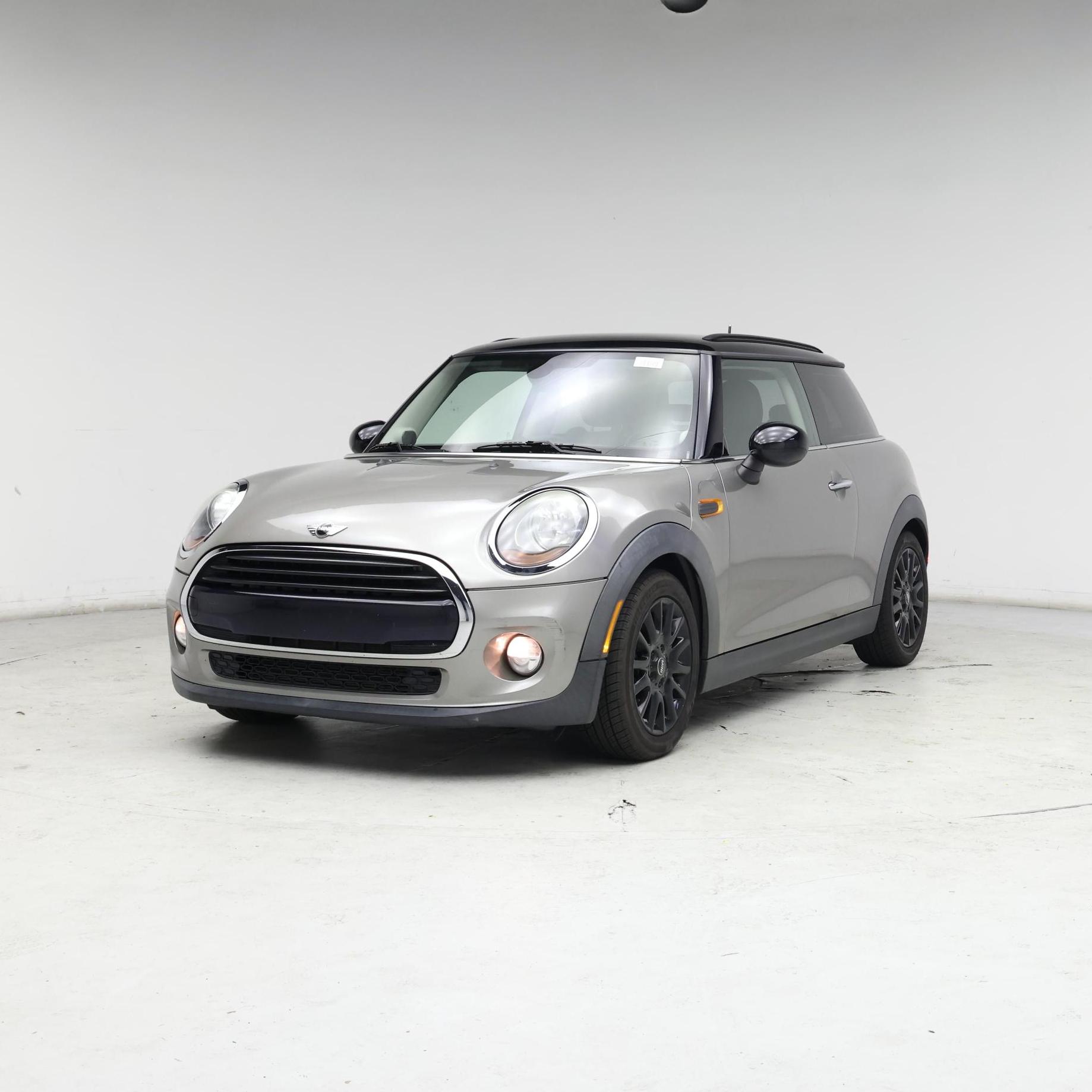 Thumbnail: 2017 MINI Cooper Hardtop - 4