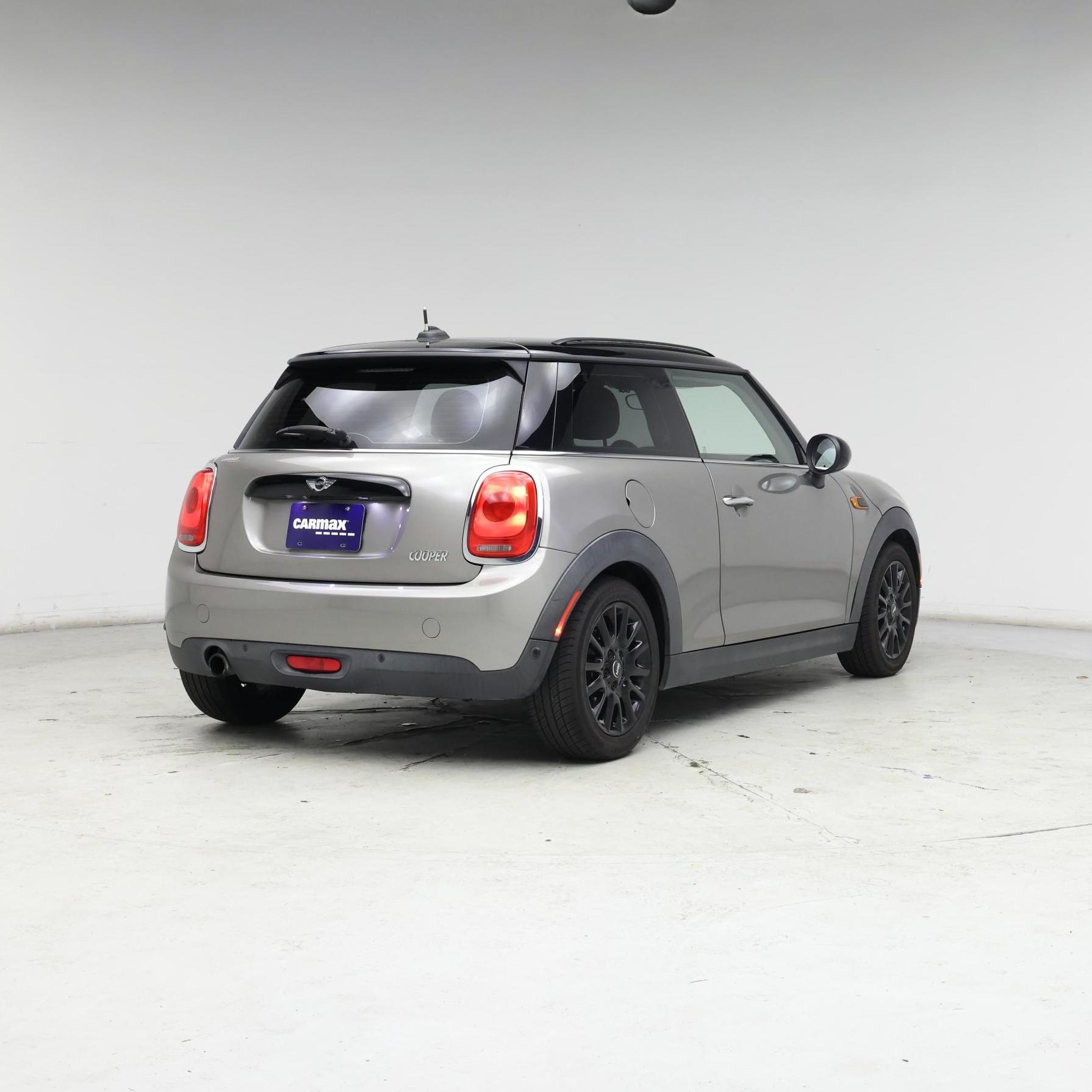 Thumbnail: 2017 MINI Cooper Hardtop - 8