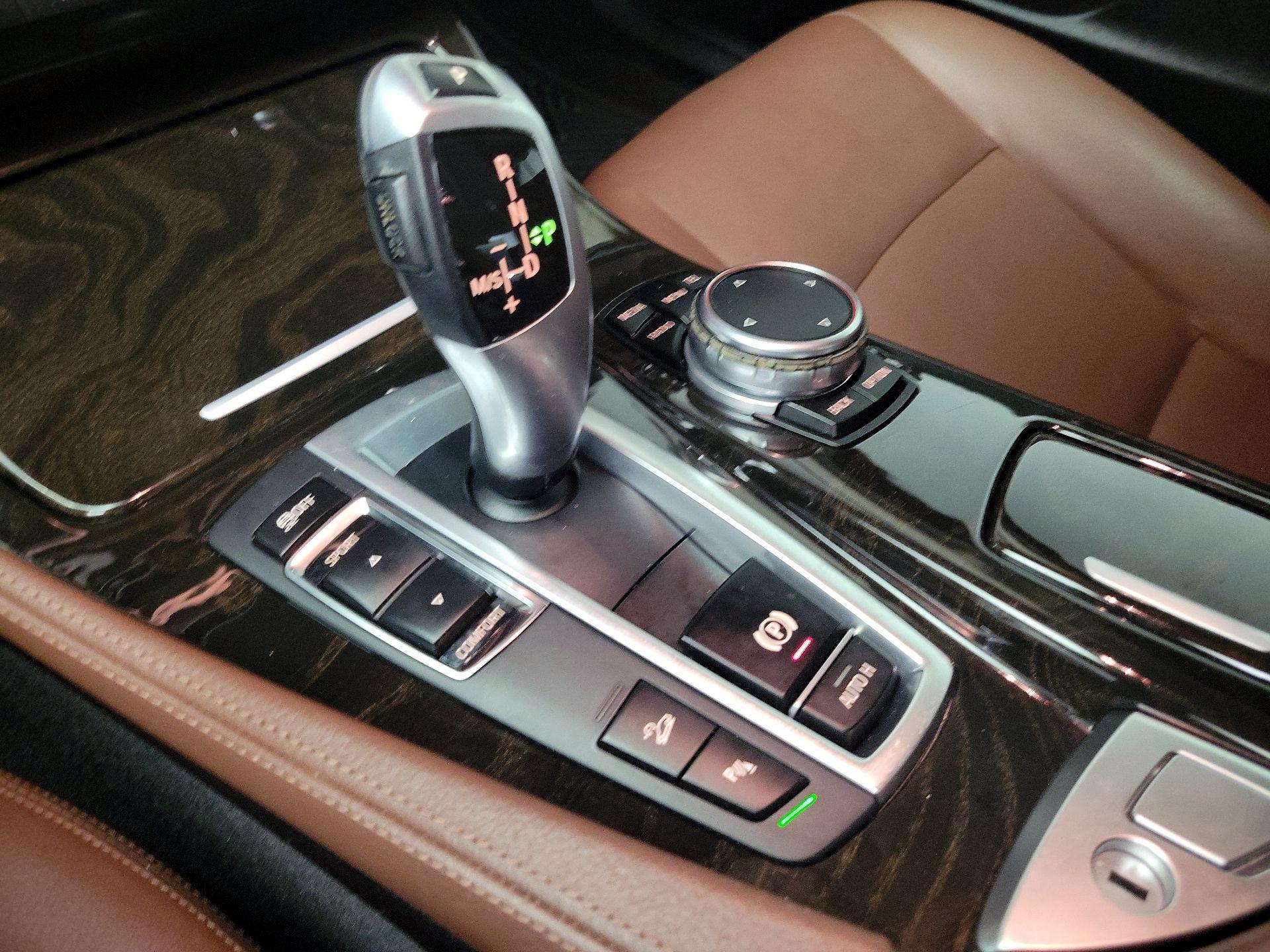Thumbnail: 2015 BMW 5 Series - 17