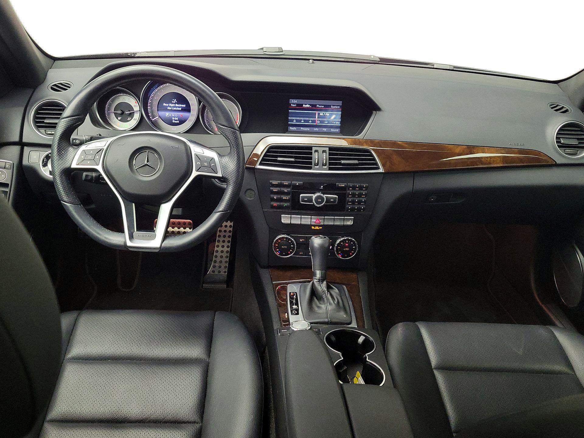 Thumbnail: 2014 Mercedes-Benz C-Class - 9