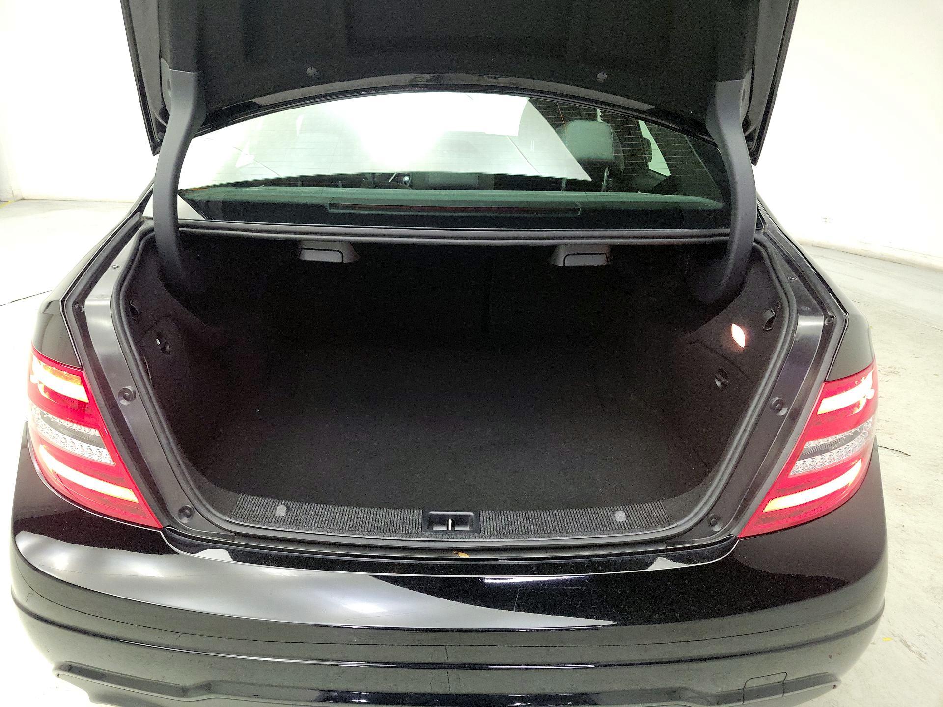 Thumbnail: 2014 Mercedes-Benz C-Class - 20
