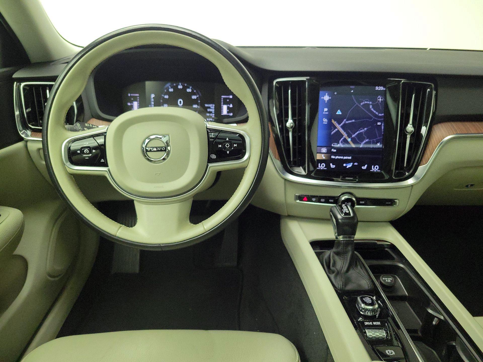 Thumbnail: 2019 Volvo S60 - 10