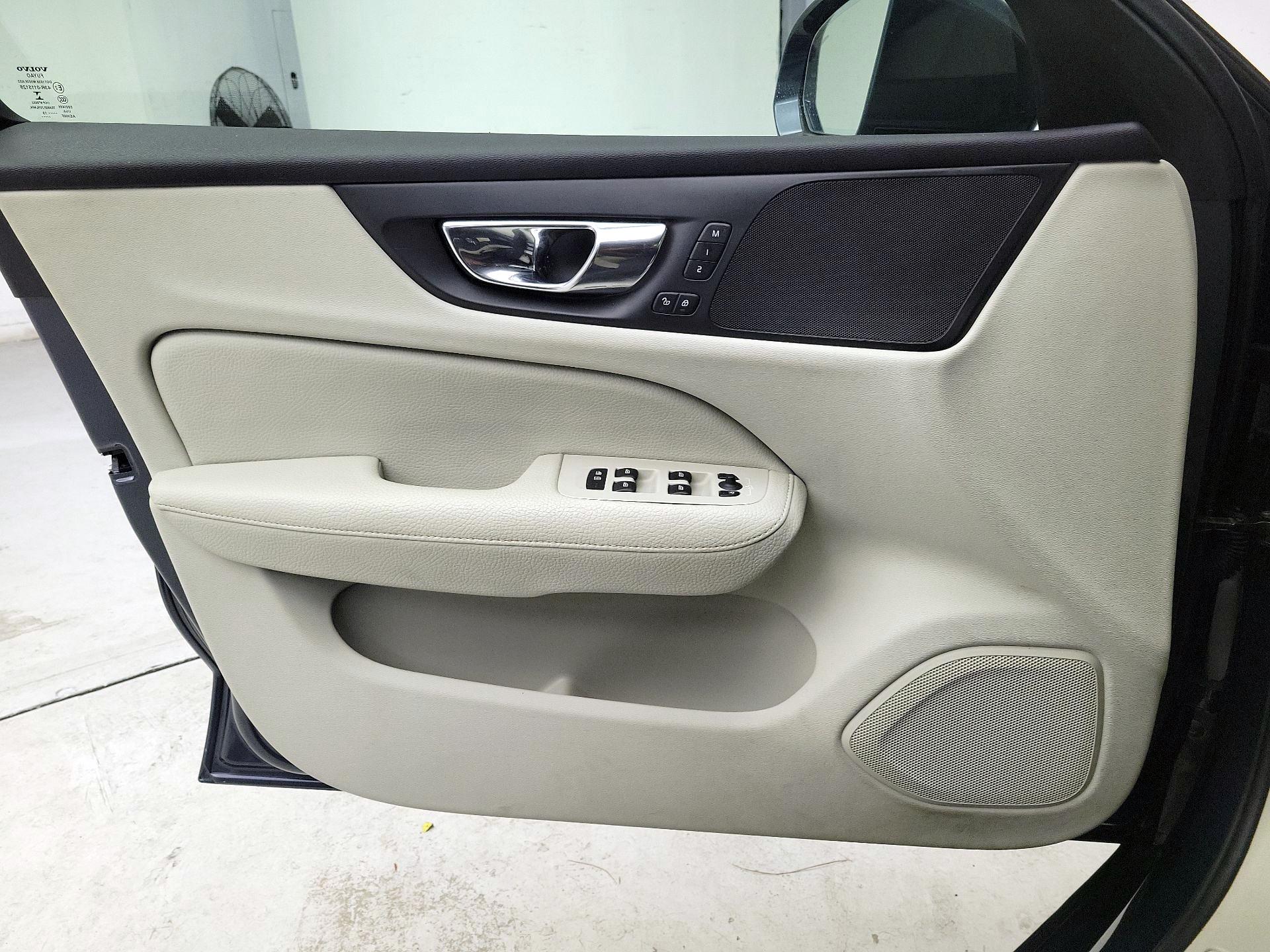 Thumbnail: 2019 Volvo S60 - 12