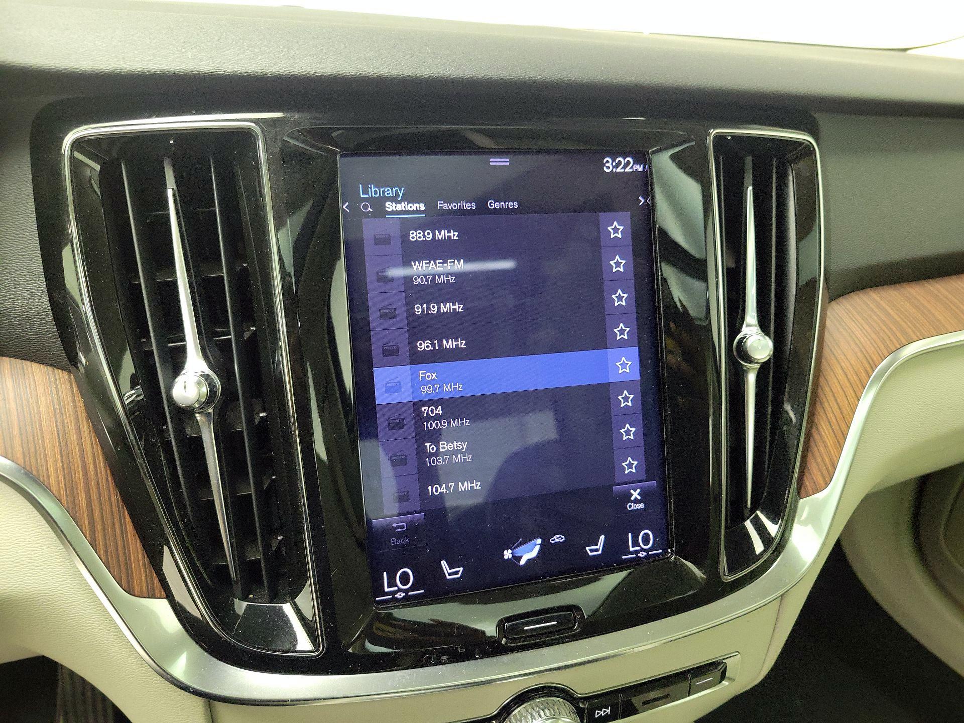 Thumbnail: 2019 Volvo S60 - 16