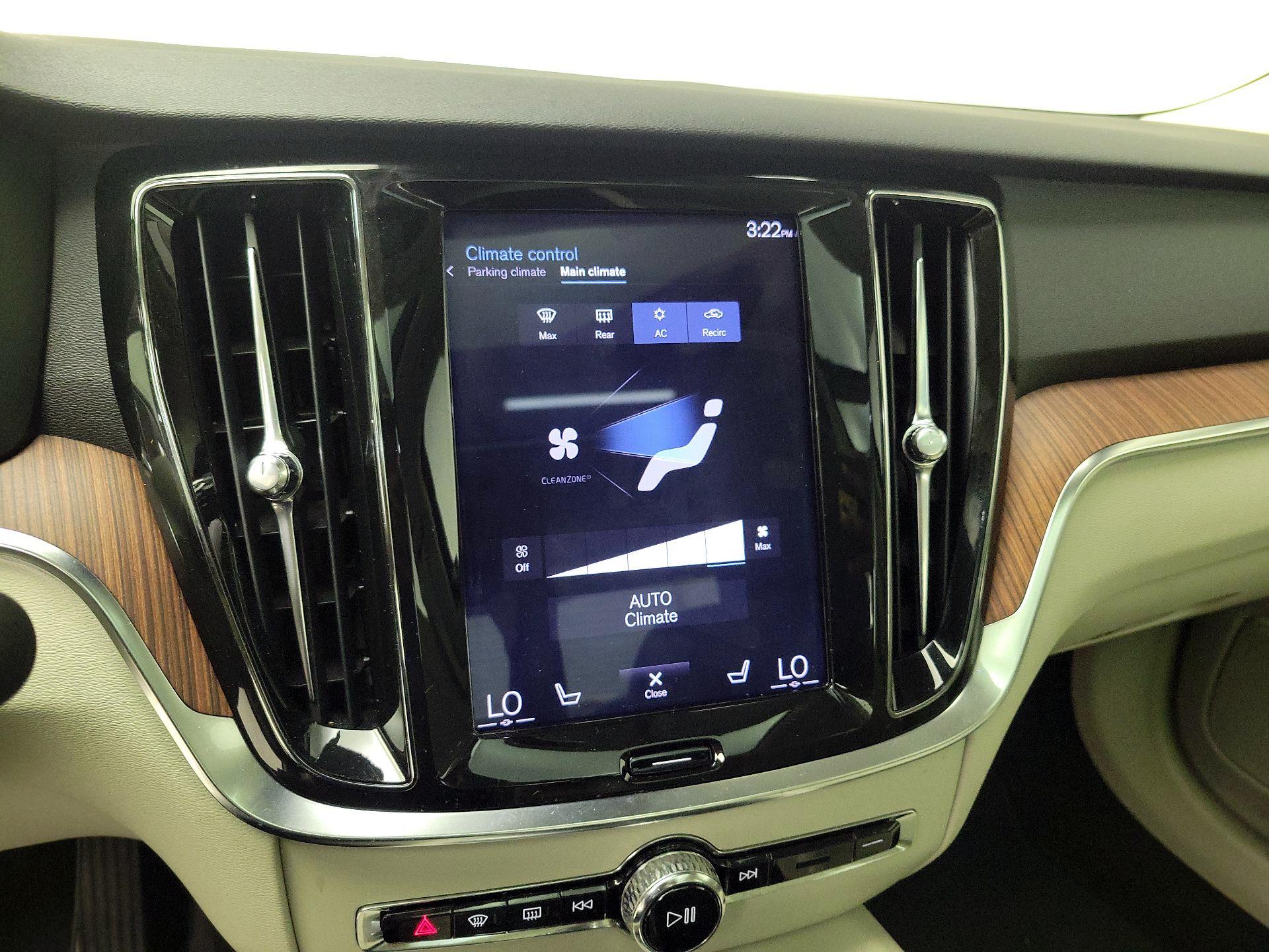 Thumbnail: 2019 Volvo S60 - 17