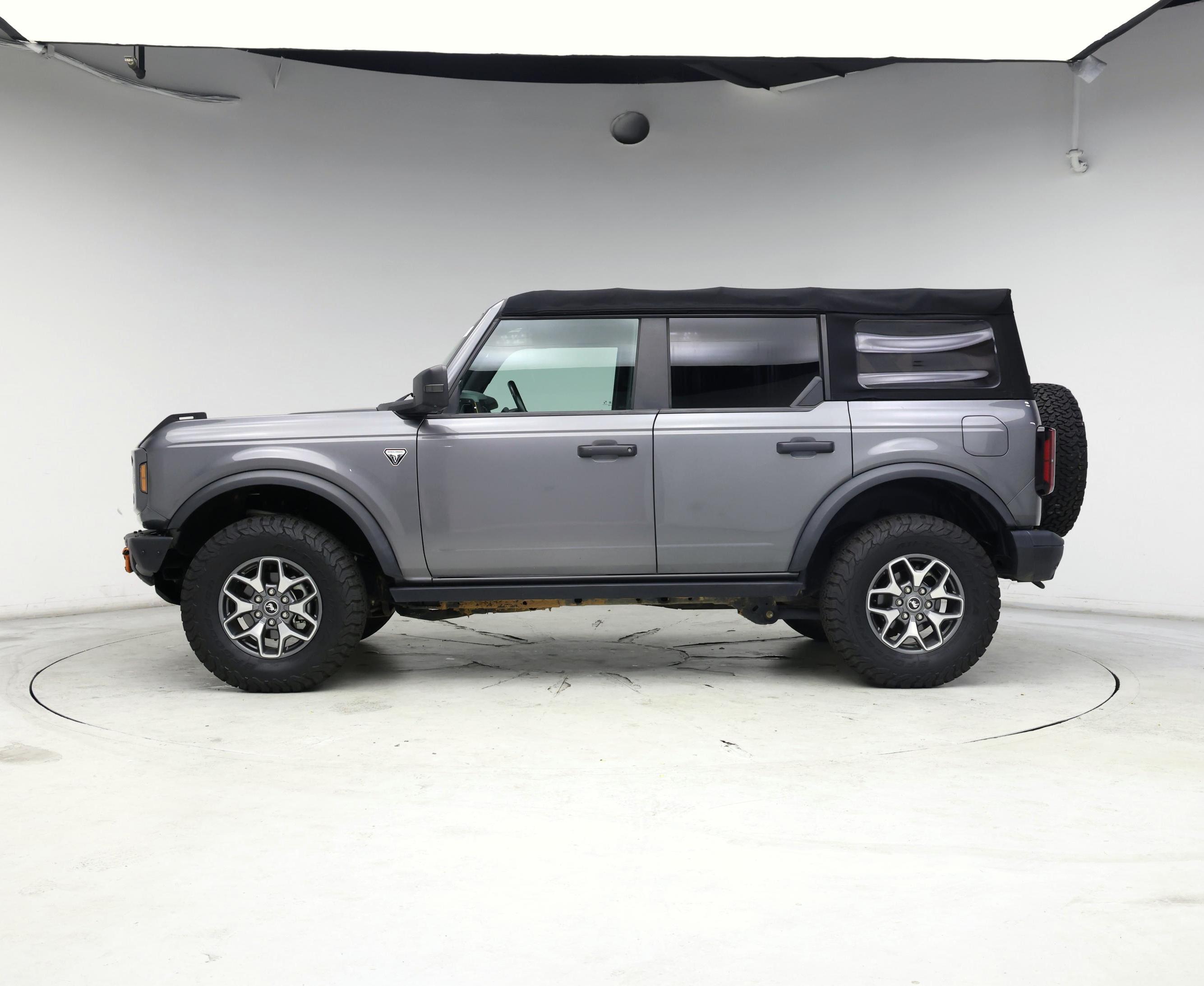 Thumbnail: 2021 Ford Bronco - 3