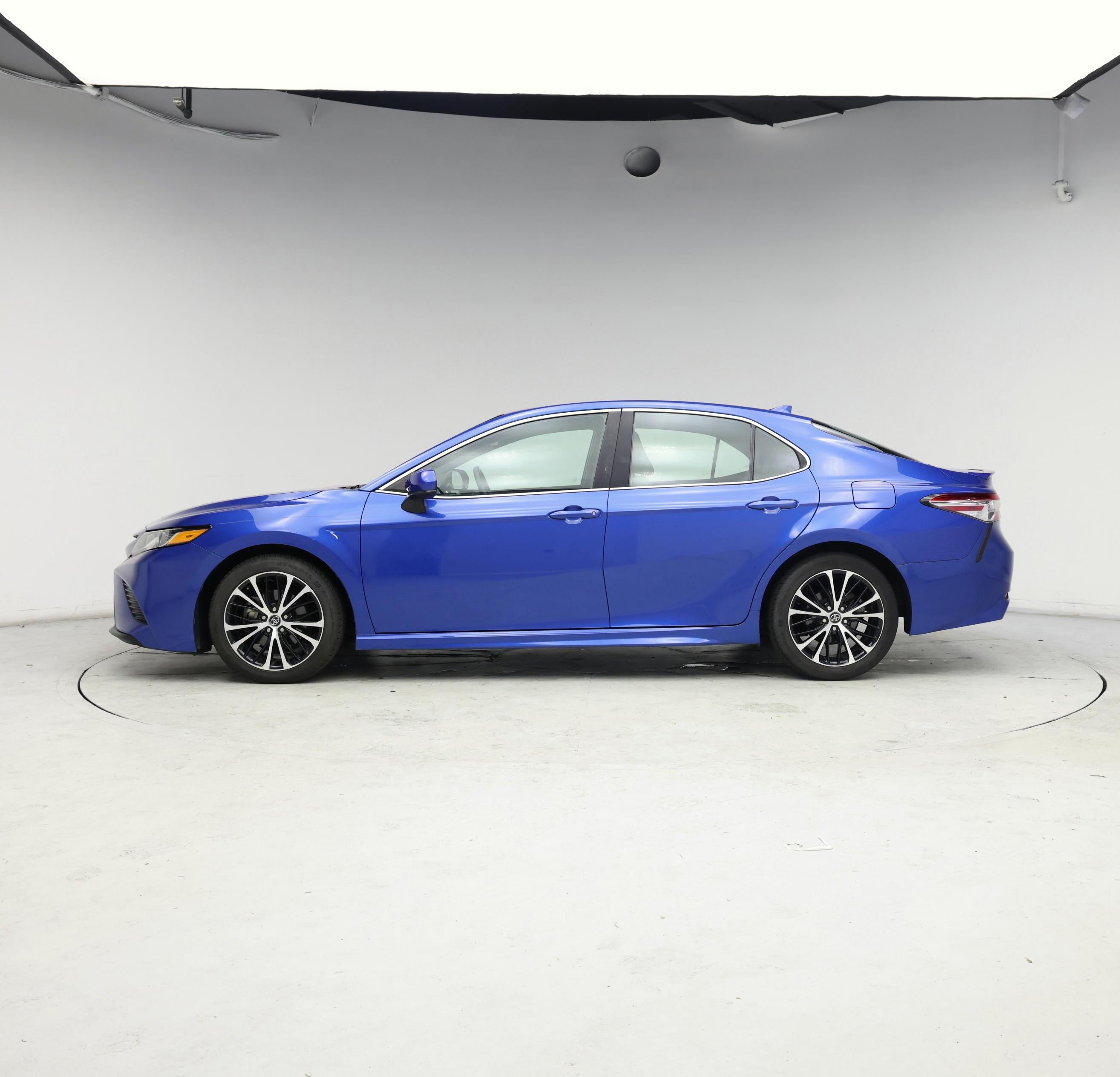 Thumbnail: 2020 Toyota Camry - 3