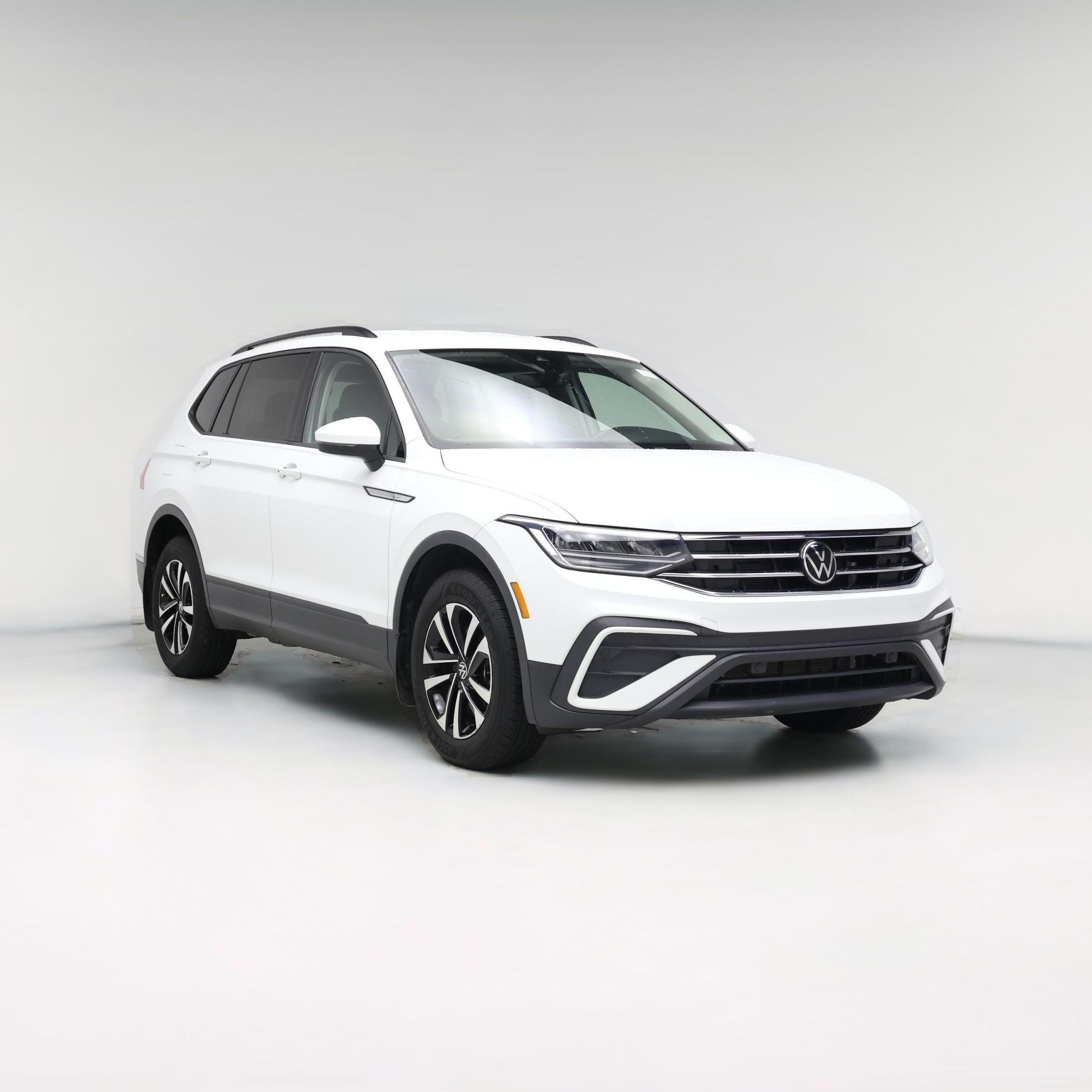 Thumbnail: 2023 Volkswagen Tiguan - 1