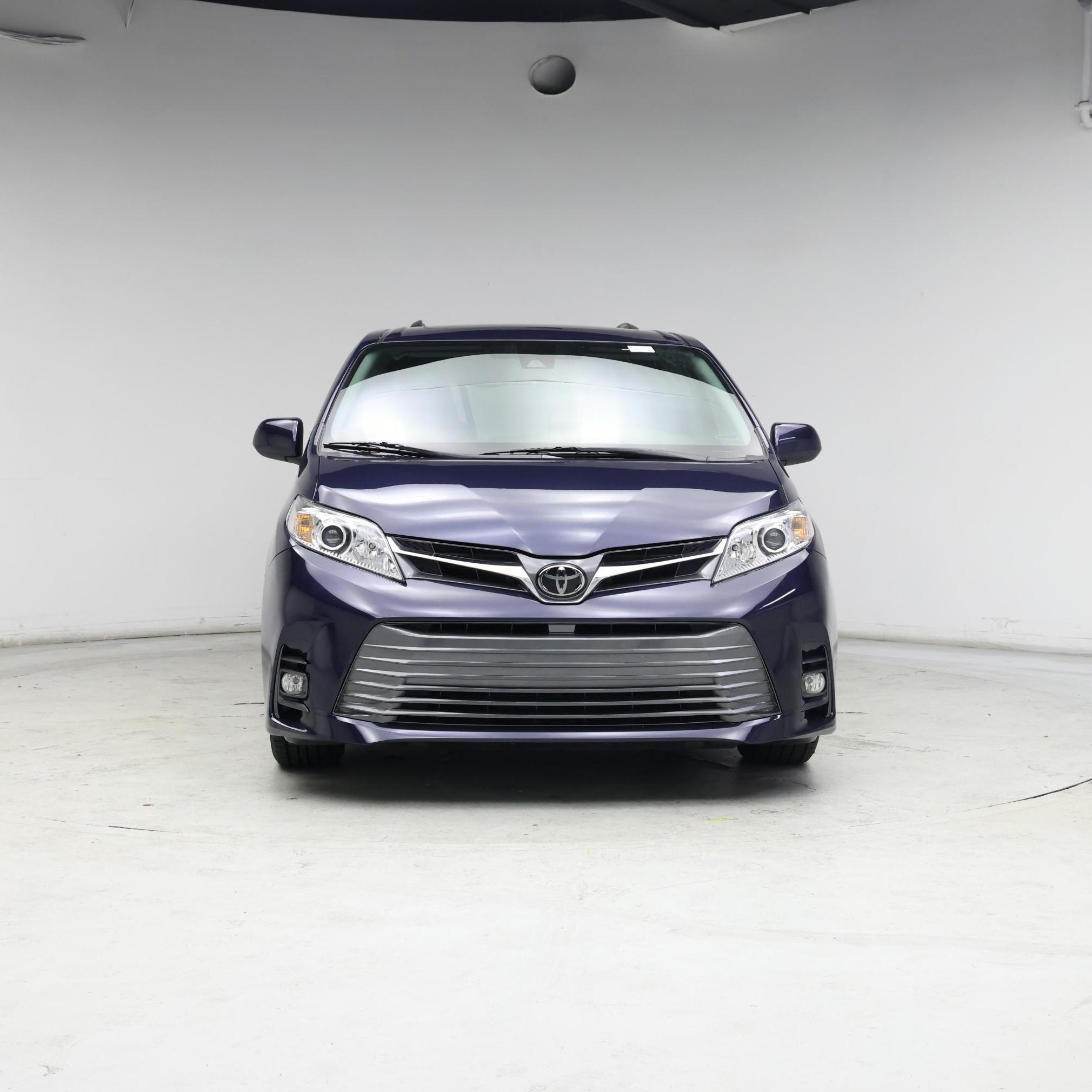 Thumbnail: 2018 Toyota Sienna - 5