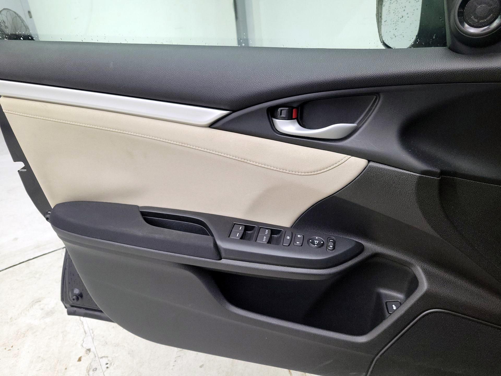 Thumbnail: 2016 Honda Civic - 12