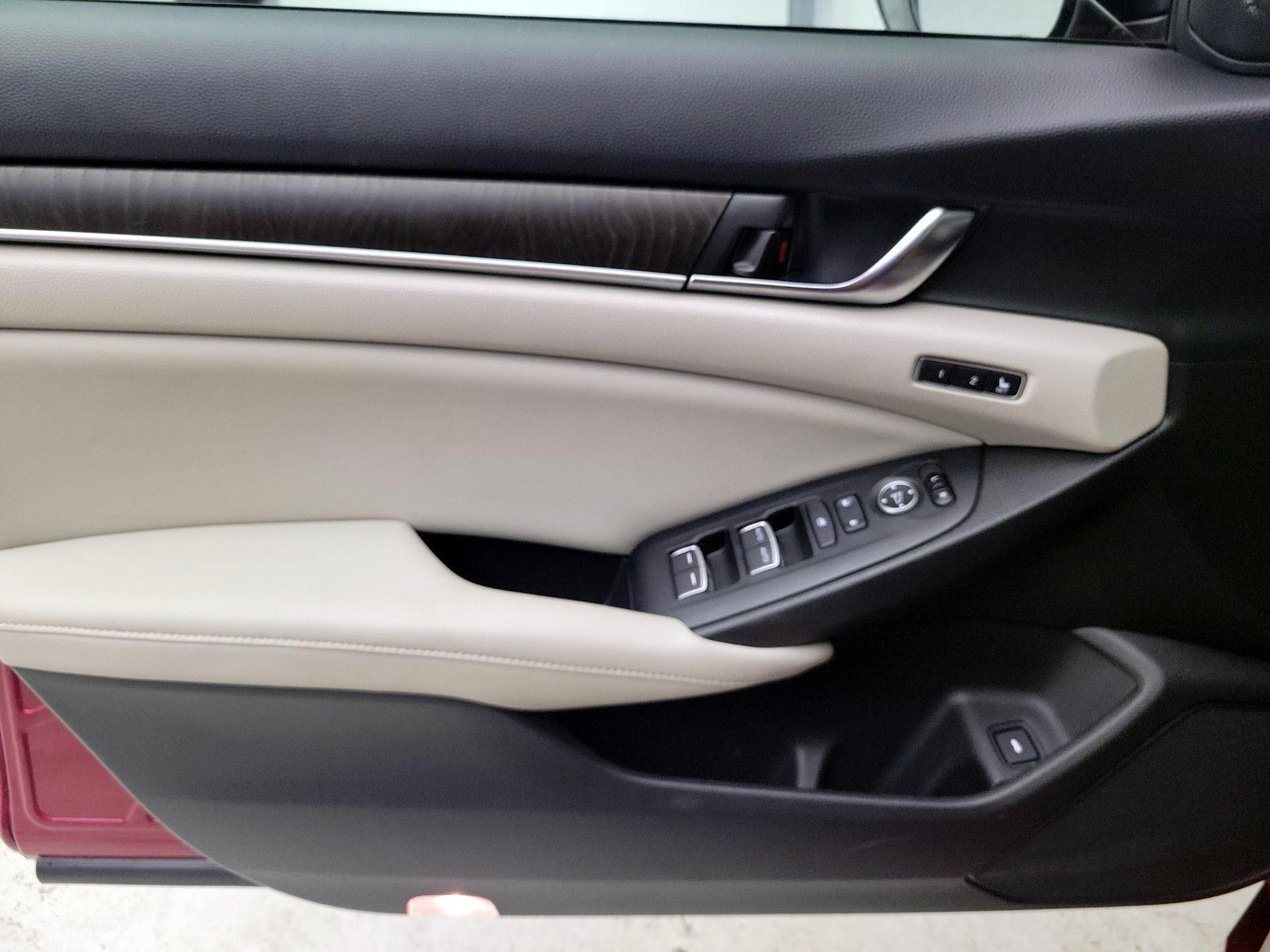 Thumbnail: 2018 Honda Accord - 12