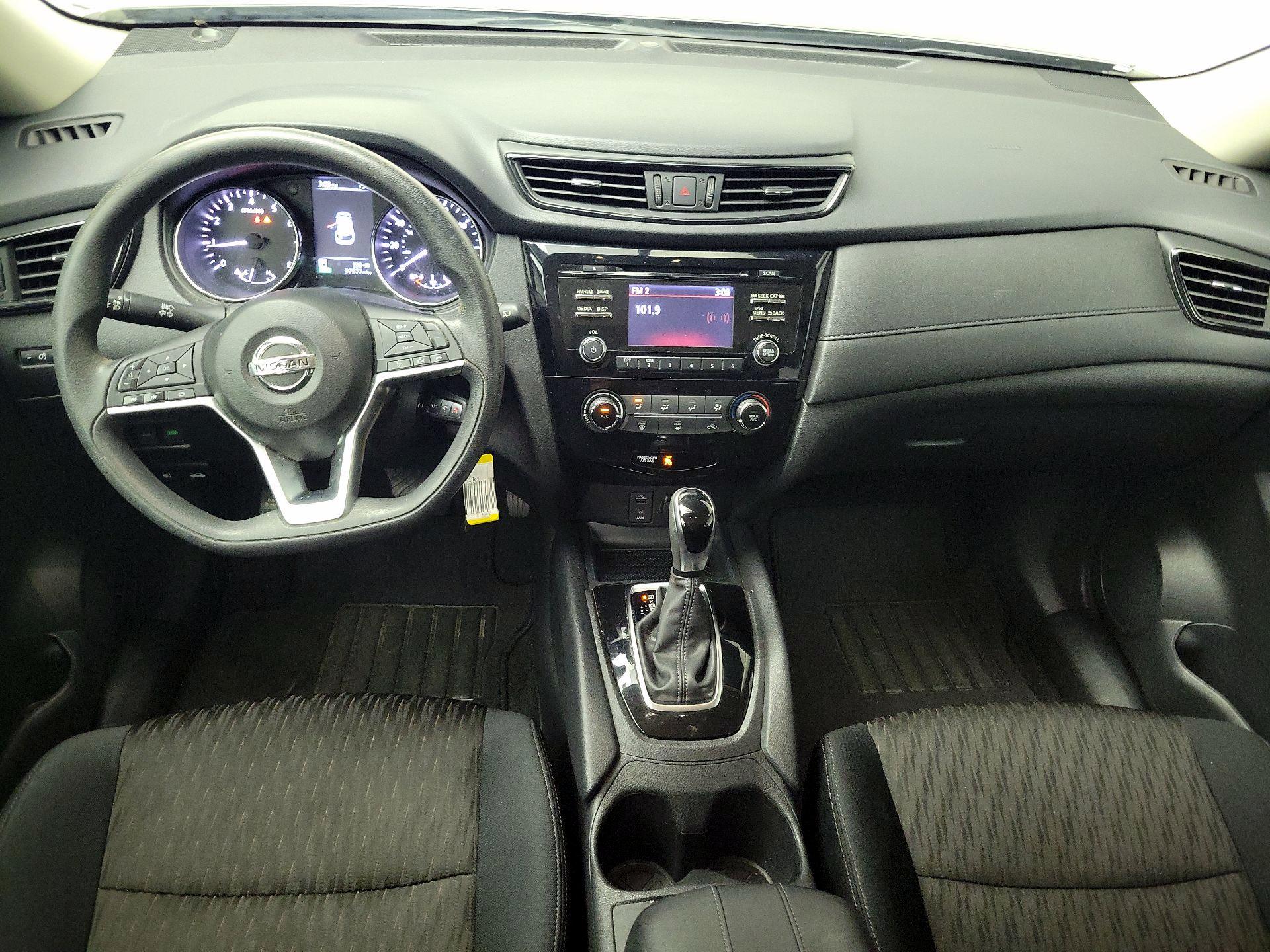Thumbnail: 2017 Nissan Rogue - 9