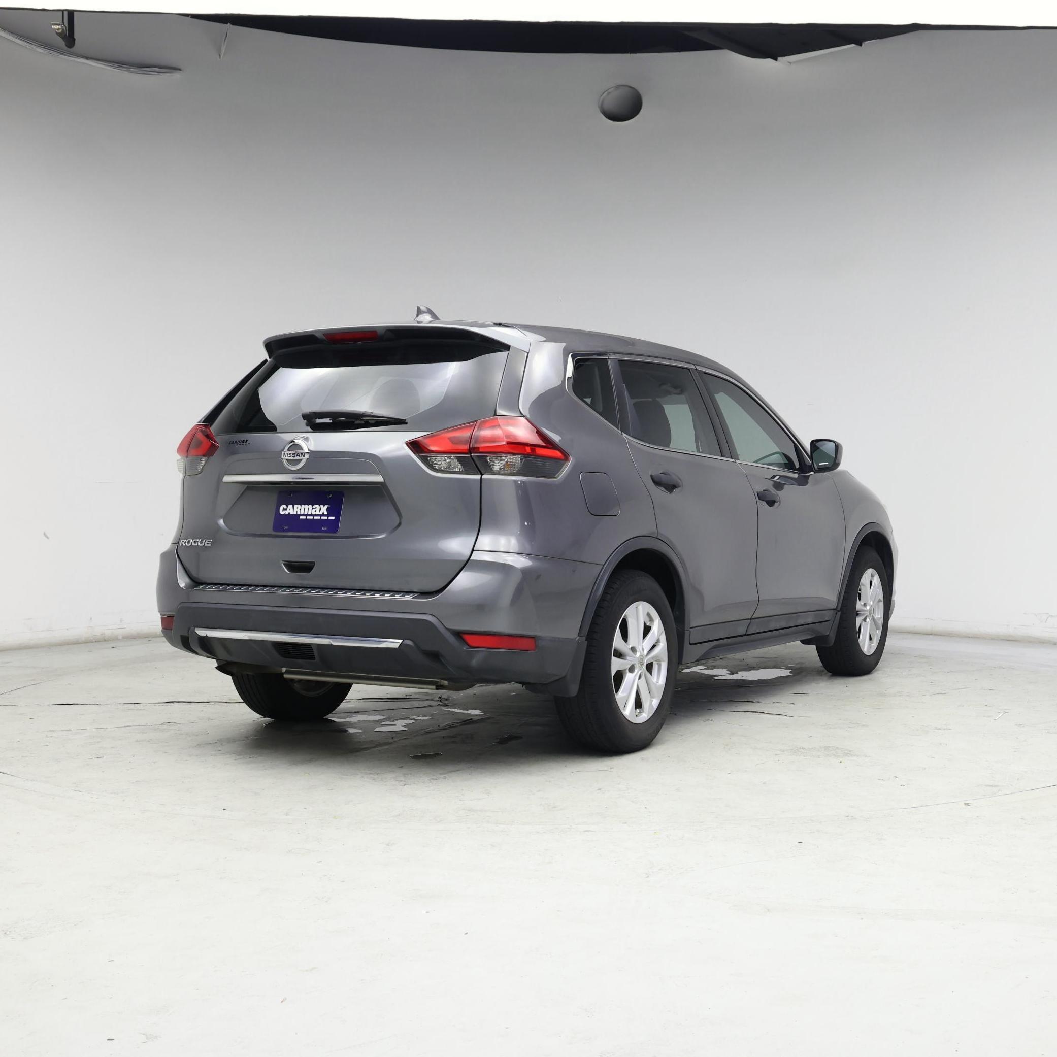 Thumbnail: 2017 Nissan Rogue - 8