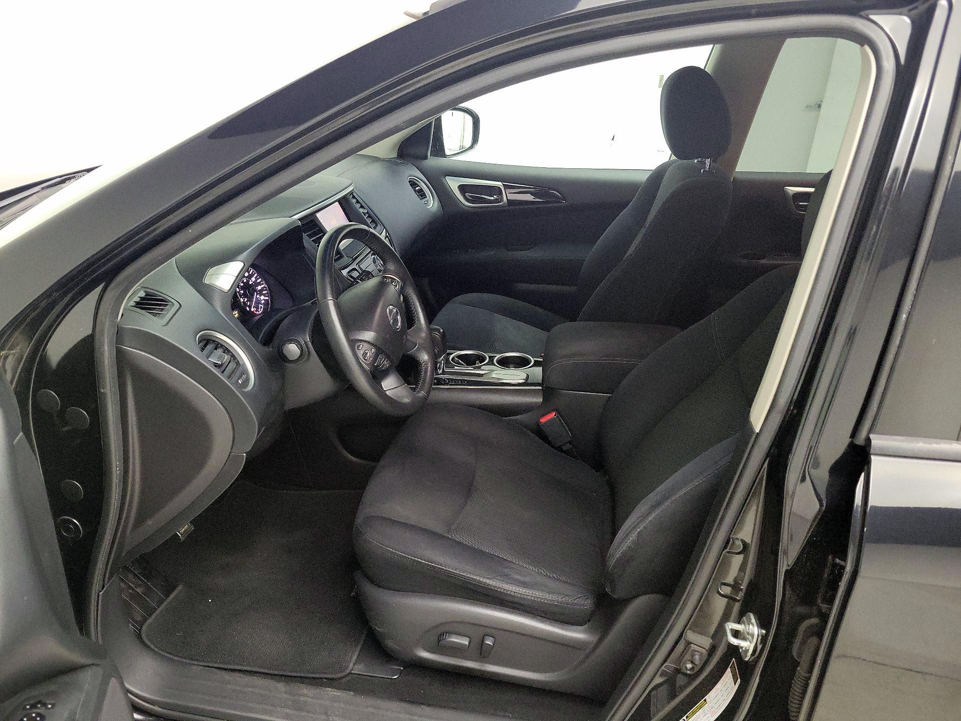Thumbnail: 2015 Nissan Pathfinder - 11