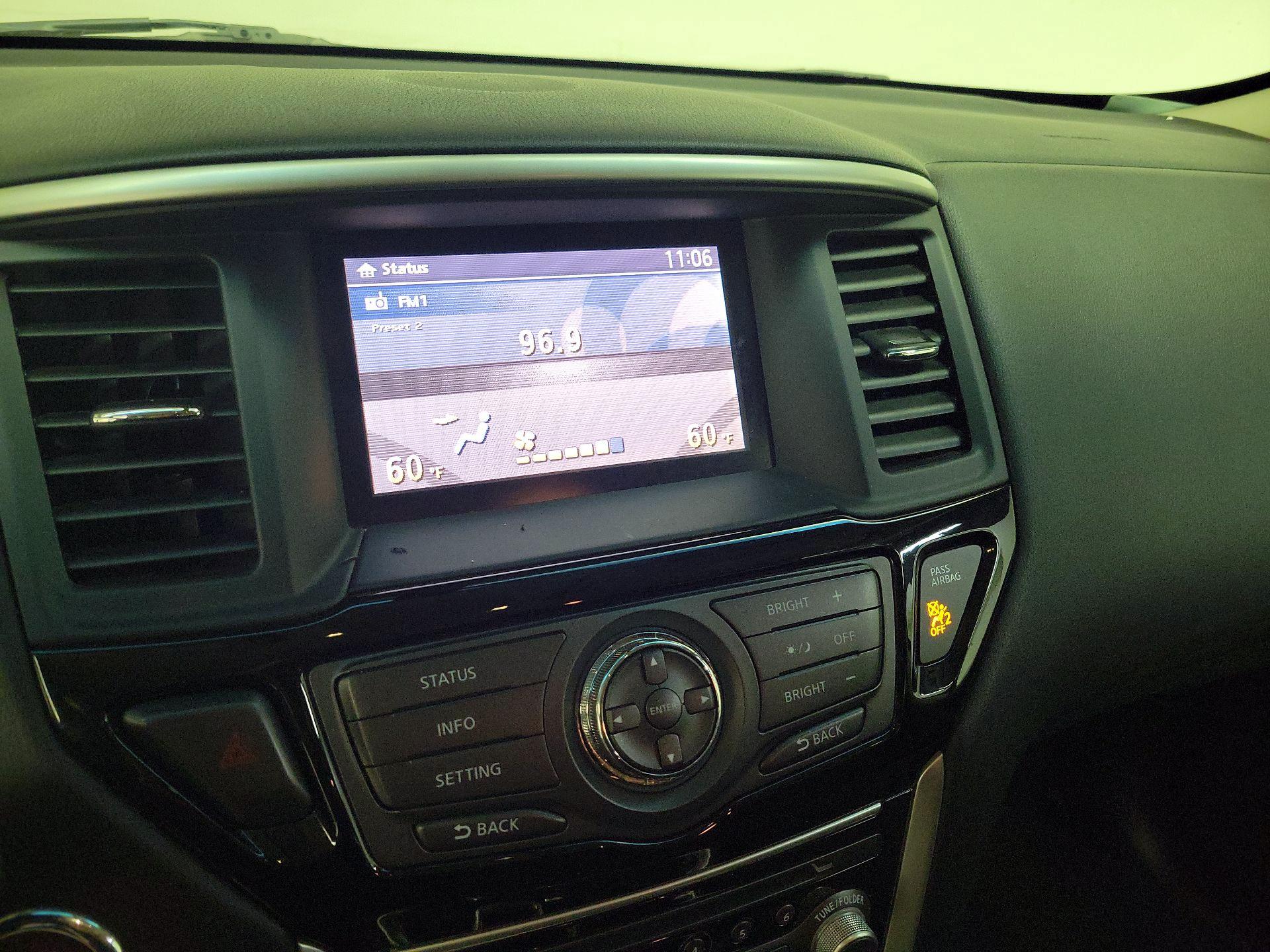 Thumbnail: 2015 Nissan Pathfinder - 15