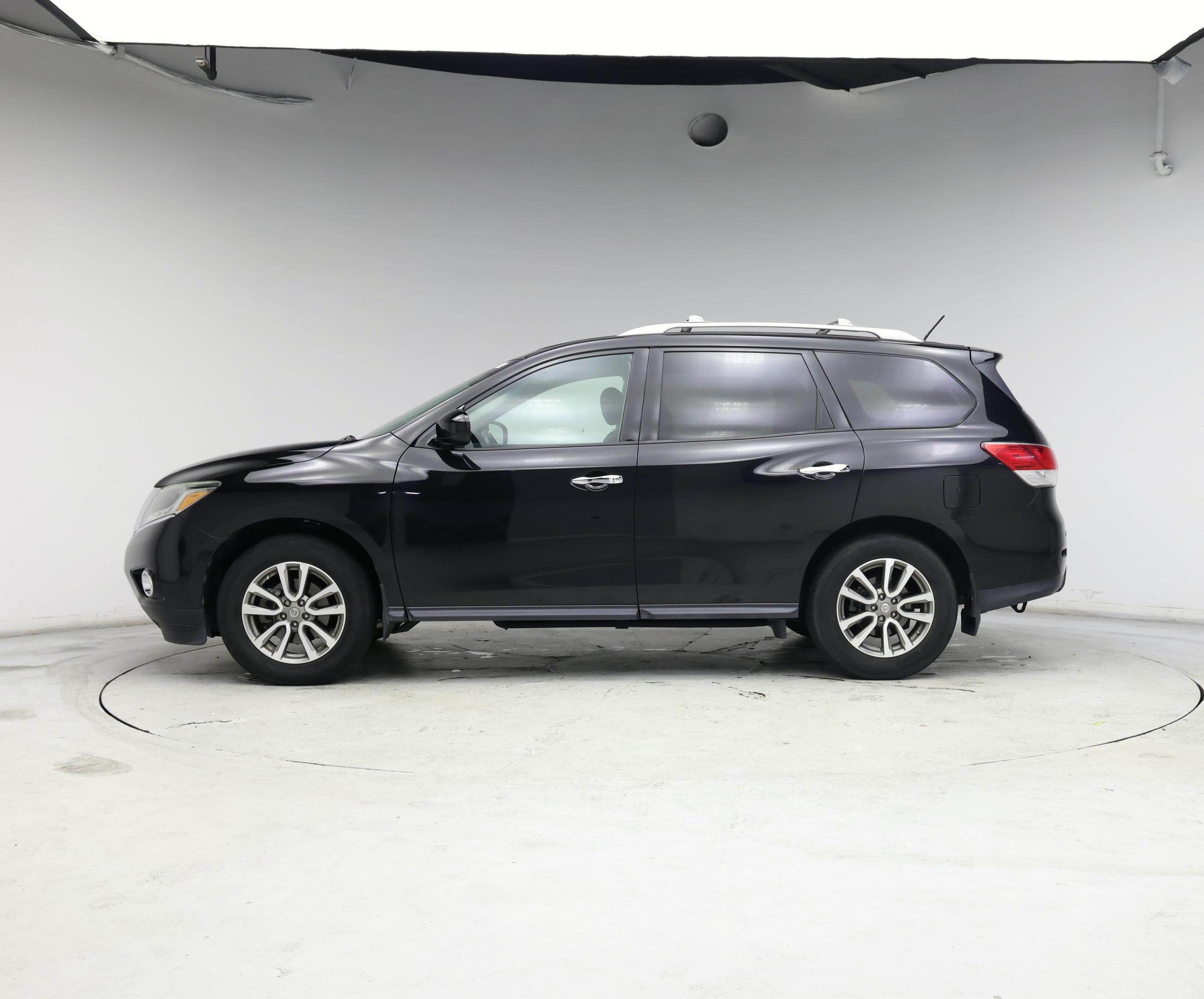 Thumbnail: 2015 Nissan Pathfinder - 3
