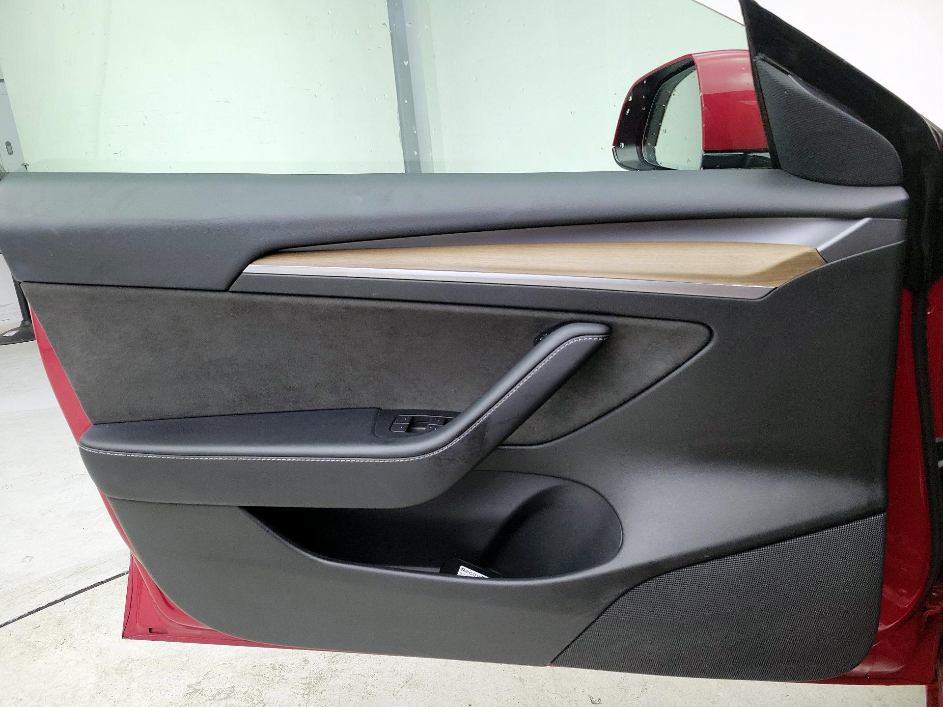Thumbnail: 2021 Tesla Model 3 - 12