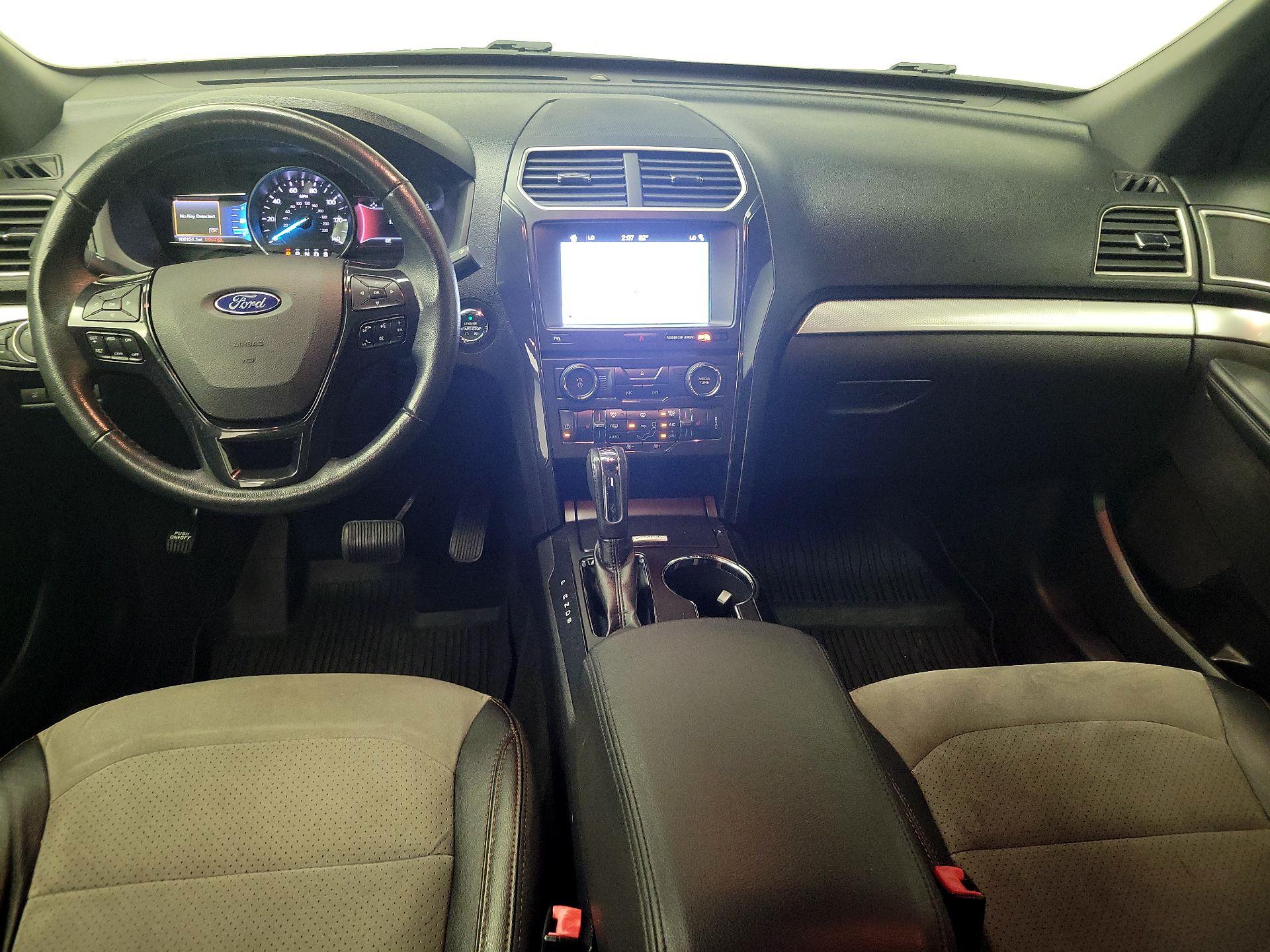 Thumbnail: 2017 Ford Explorer - 9