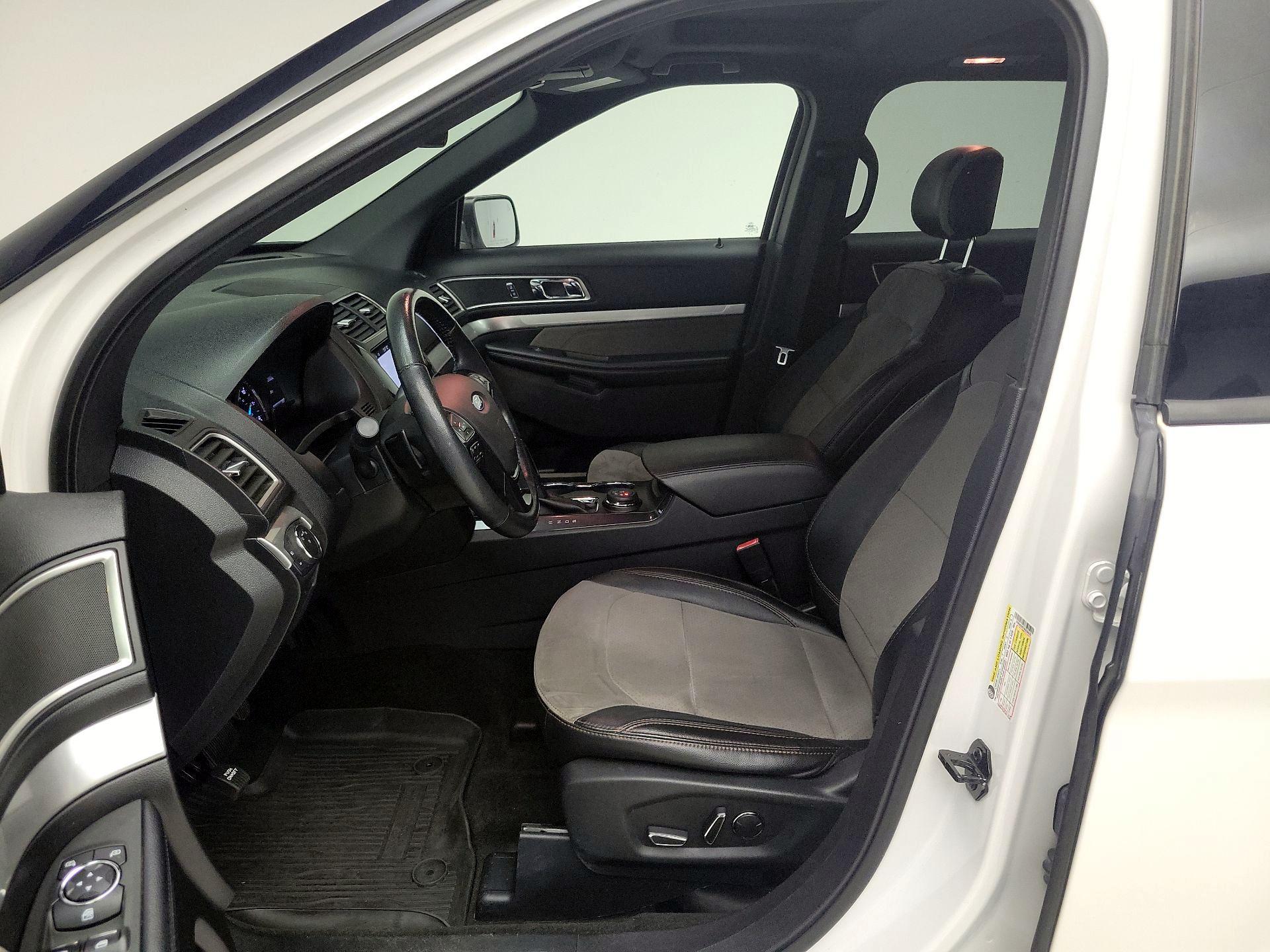 Thumbnail: 2017 Ford Explorer - 11