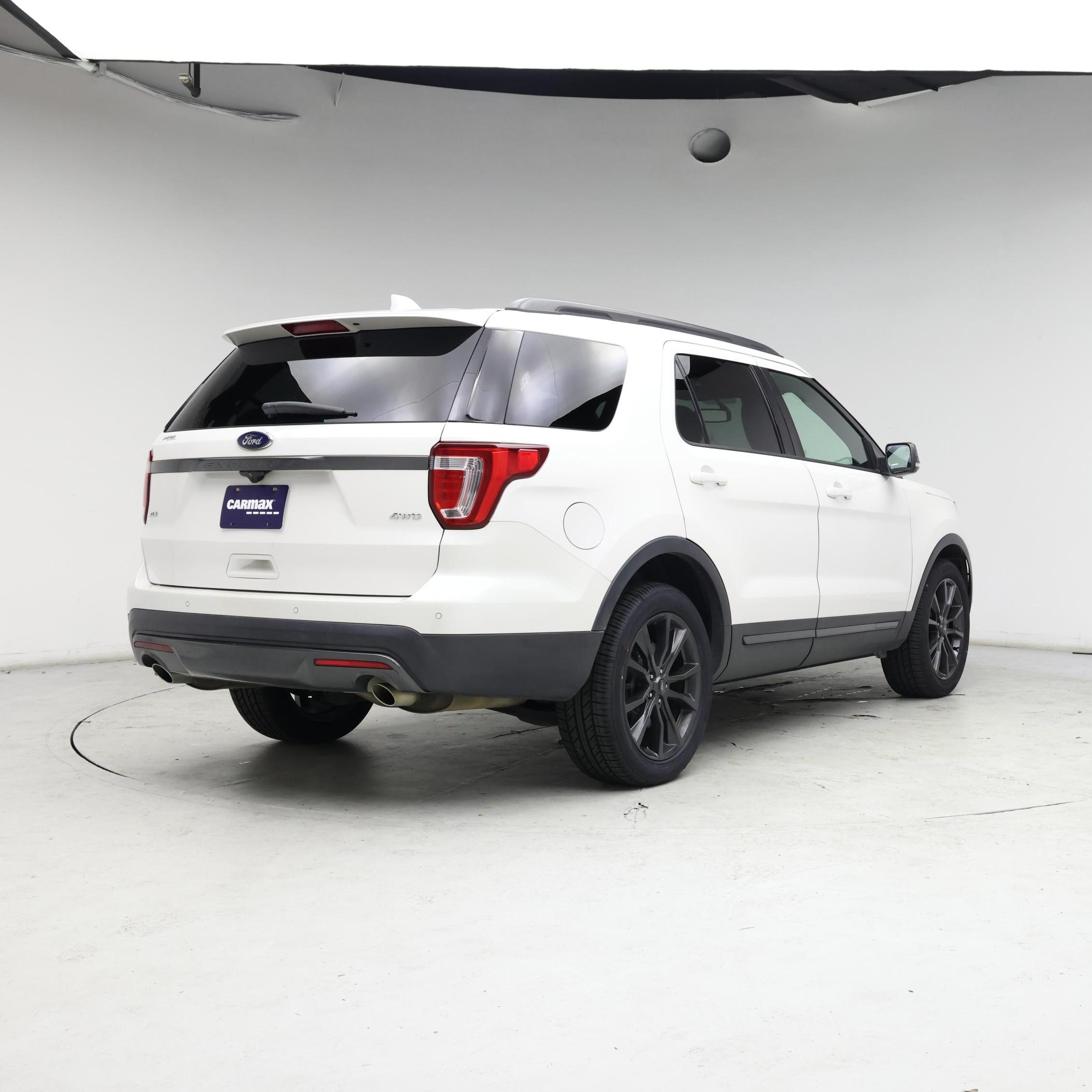 Thumbnail: 2017 Ford Explorer - 8