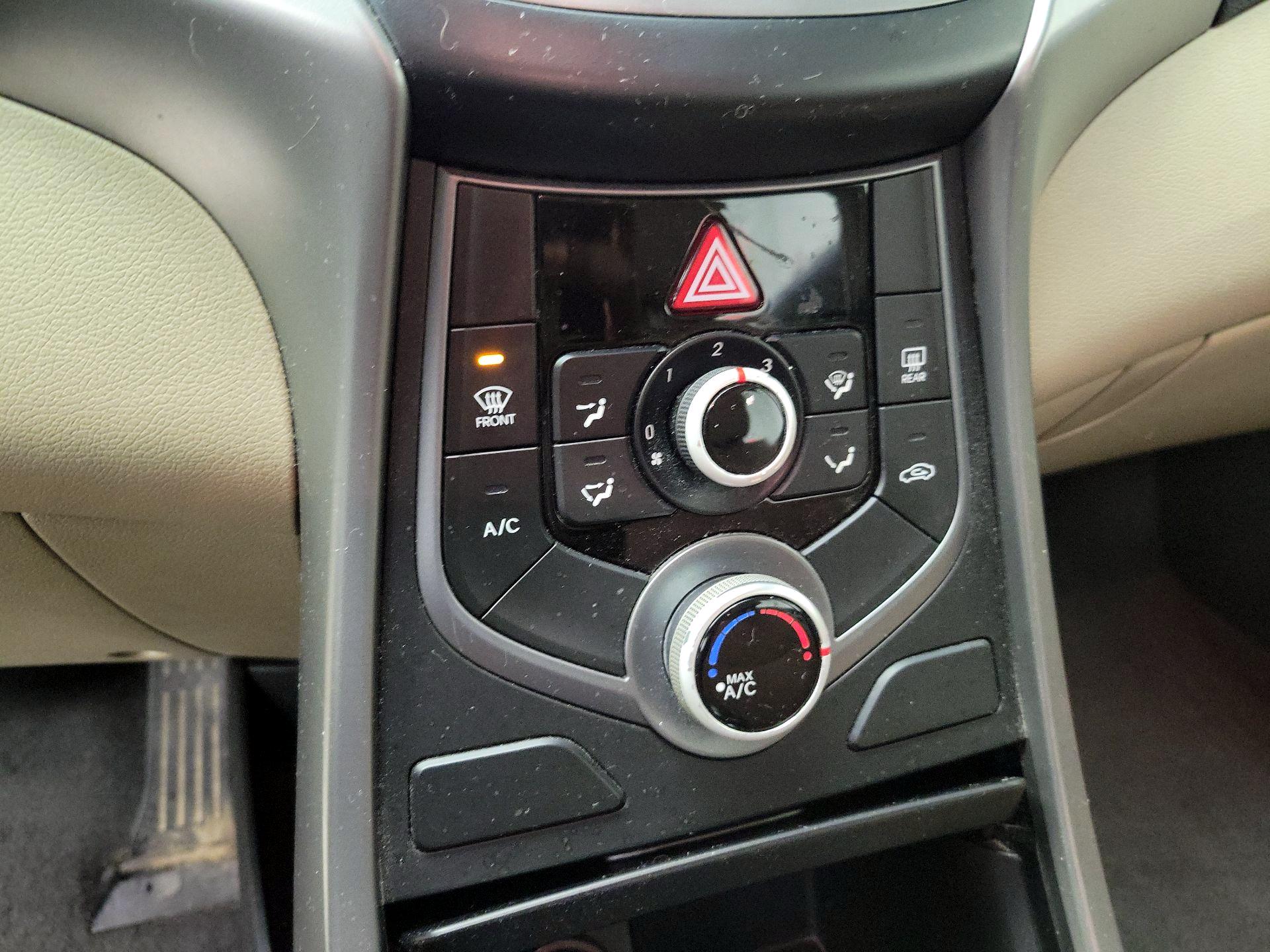 Thumbnail: 2014 Hyundai Elantra - 15